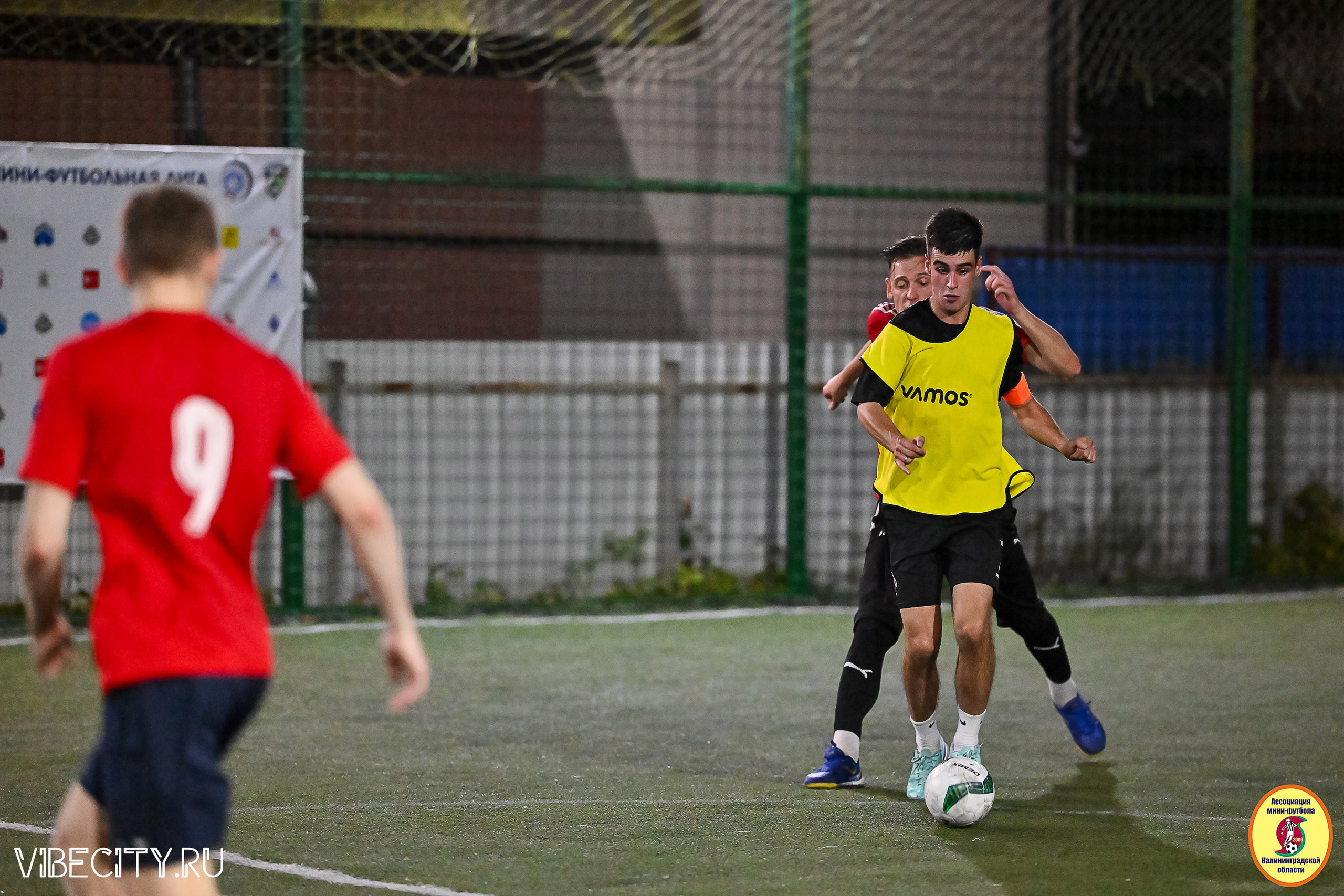 ФИНАЛЬНЫЕ ИГРЫ КУБКА МИНИ-ФУТБОЛЬНОЙ ЛИГИ И КУБКА КОРПОРАТИВНОЙ МФЛ 2025. VIBECITY.RU Вайб Сити Ру Фоторепортажи Фотоотчеты Калининград