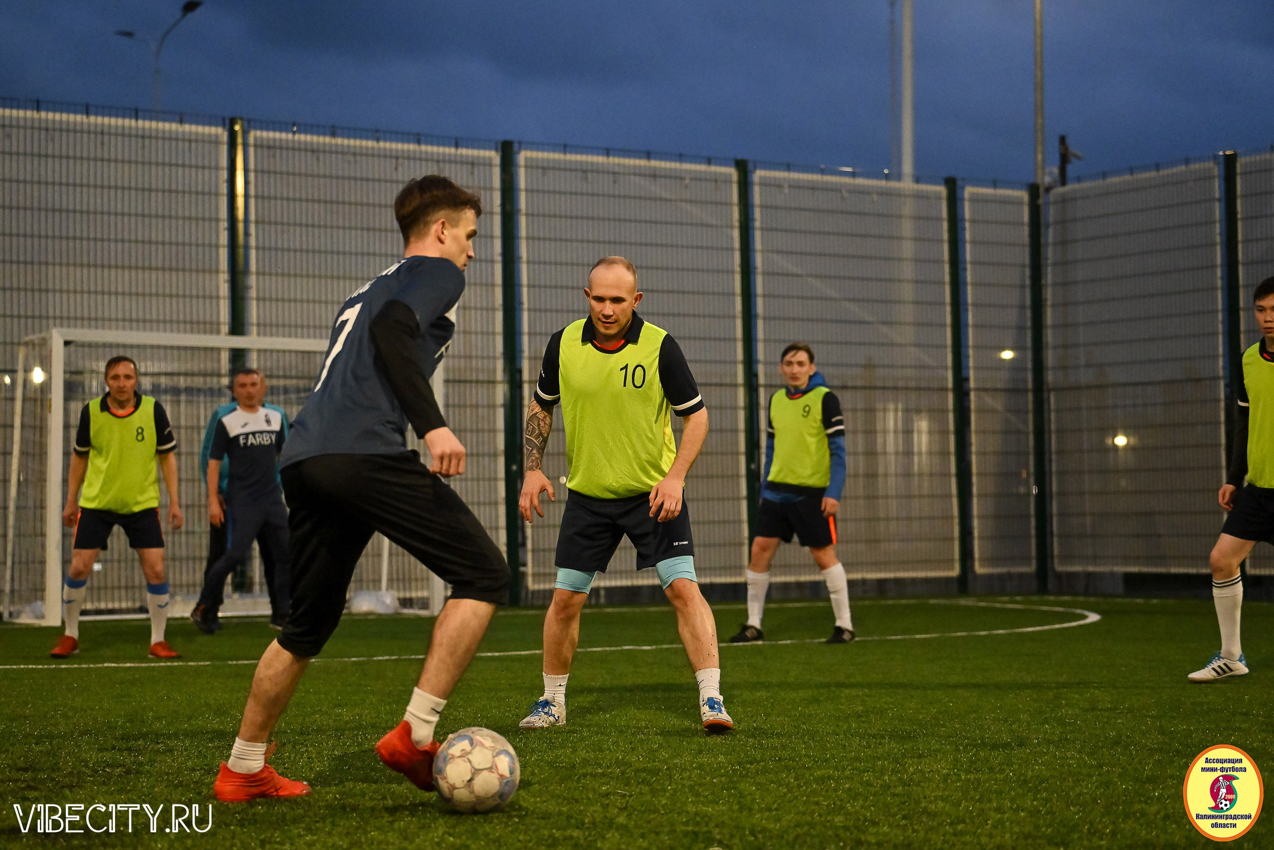 ИГРЫ МИНИ-ФУТБОЛЬНОЙ ЛИГИ. VIBECITY.RU Вайб Сити Ру Фоторепортажи Фотоотчеты Калининград