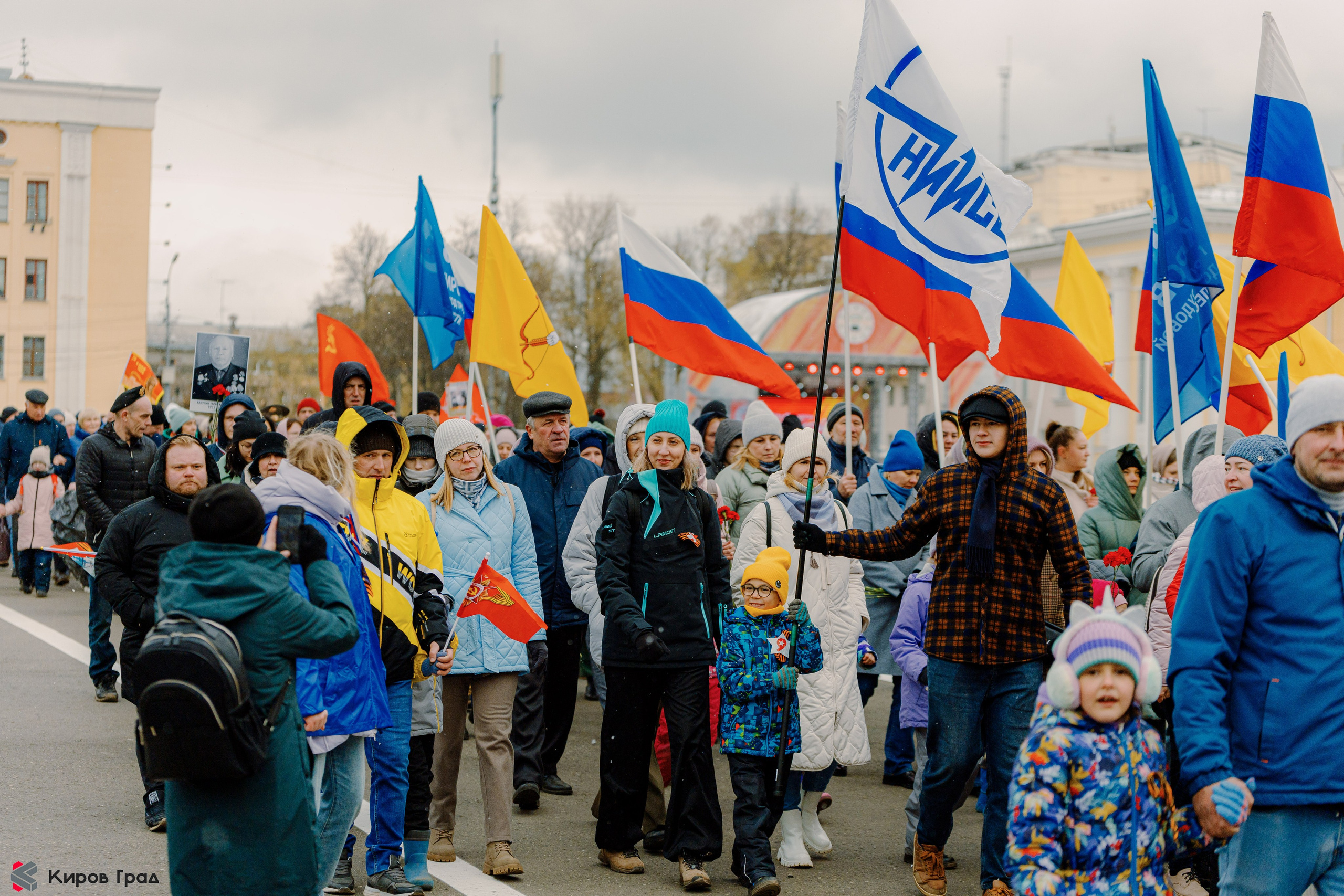 Парад победы 9 мая. Свадебный и репортажный фотограф Киров | Вадим Карпук