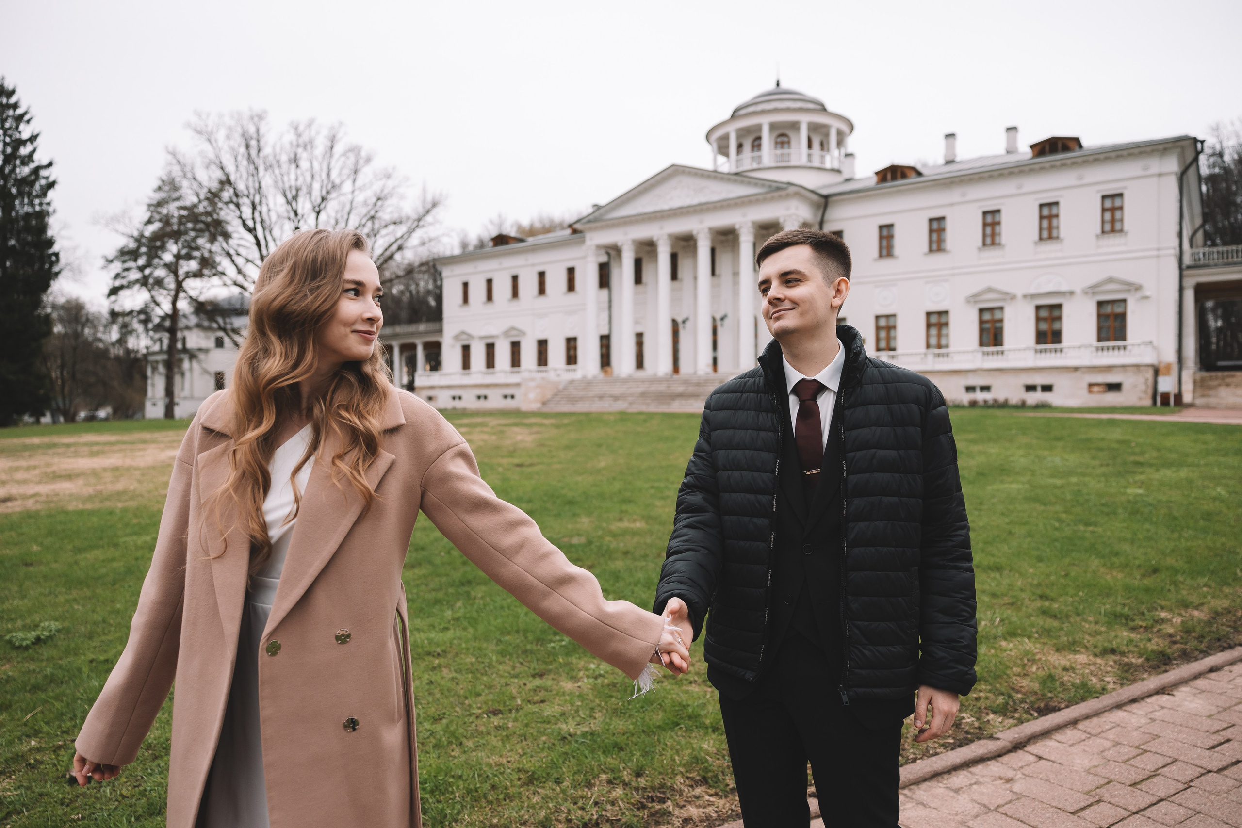 Свадебная фотосессия в Усадьбе Остафьево. Свадебный фотограф в Москве — Оскар Гелманов
