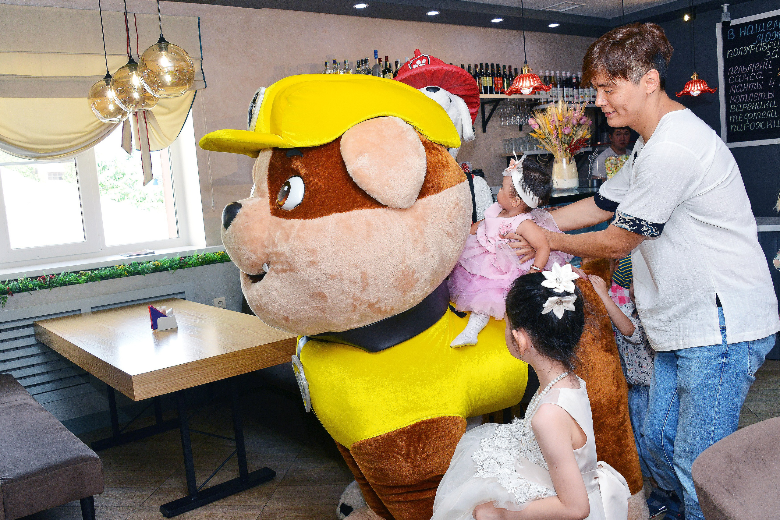 Дети-5 (Адель-1годик). Фотосъёмка. Фотограф Сергей Авдеев-семейный и детский фотограф в Алматы