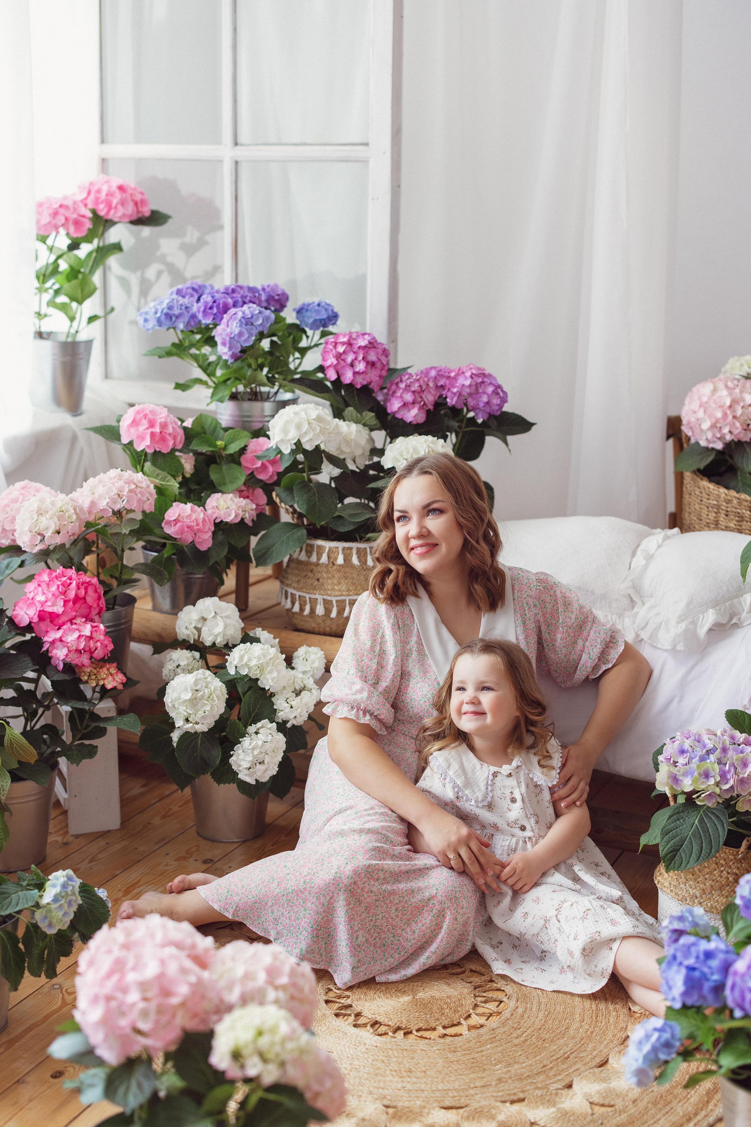 Фотосессия для мамы и дочки, фотостудия «Space JOBS» в г. Краснодаре. Семейный и детский фотограф в Краснодаре Анна Трашкова