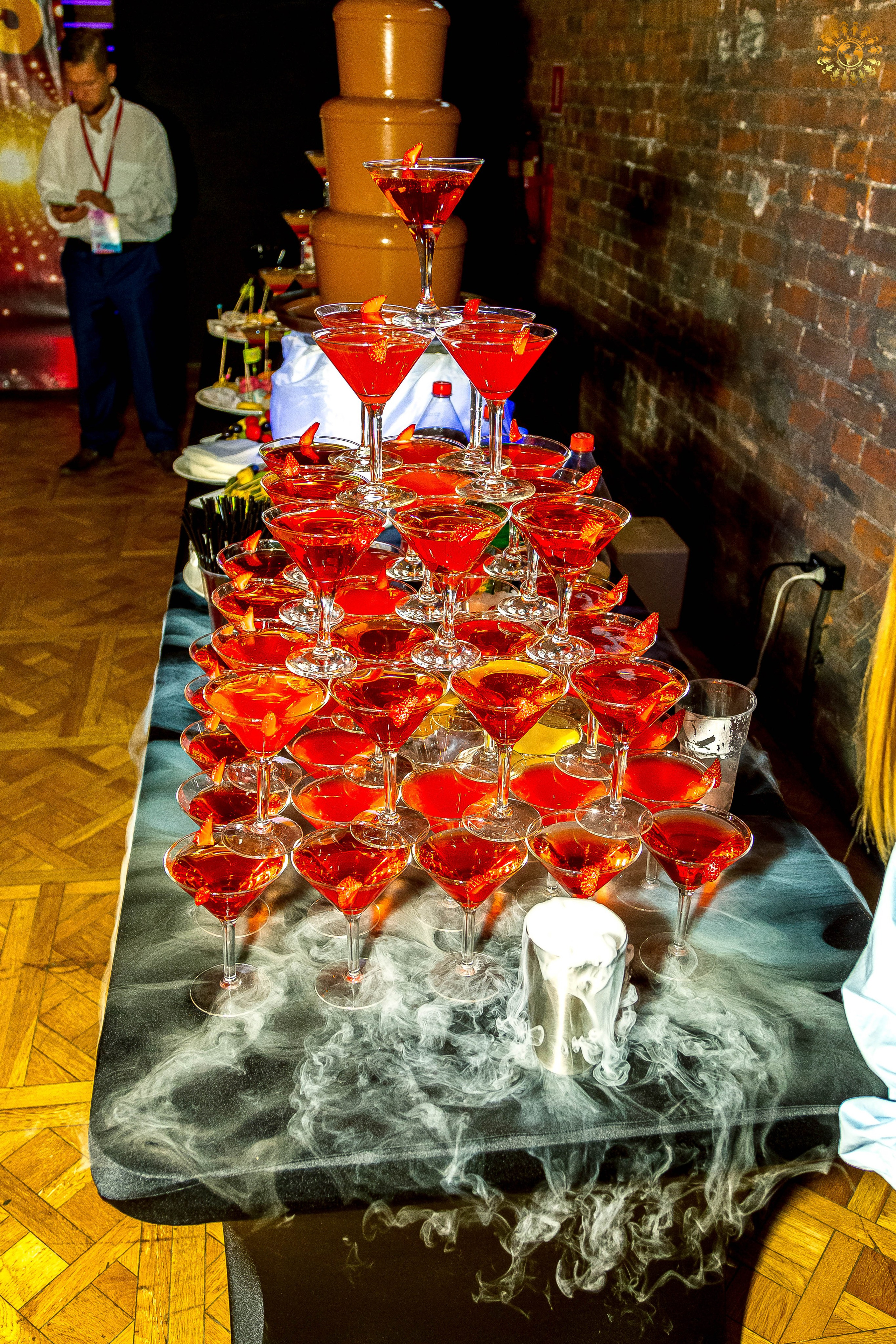 Выпускной 2023 (11-е классы) клуб «Джаггер», Москва. Репортажная съемка в Москве и области. Анималистика