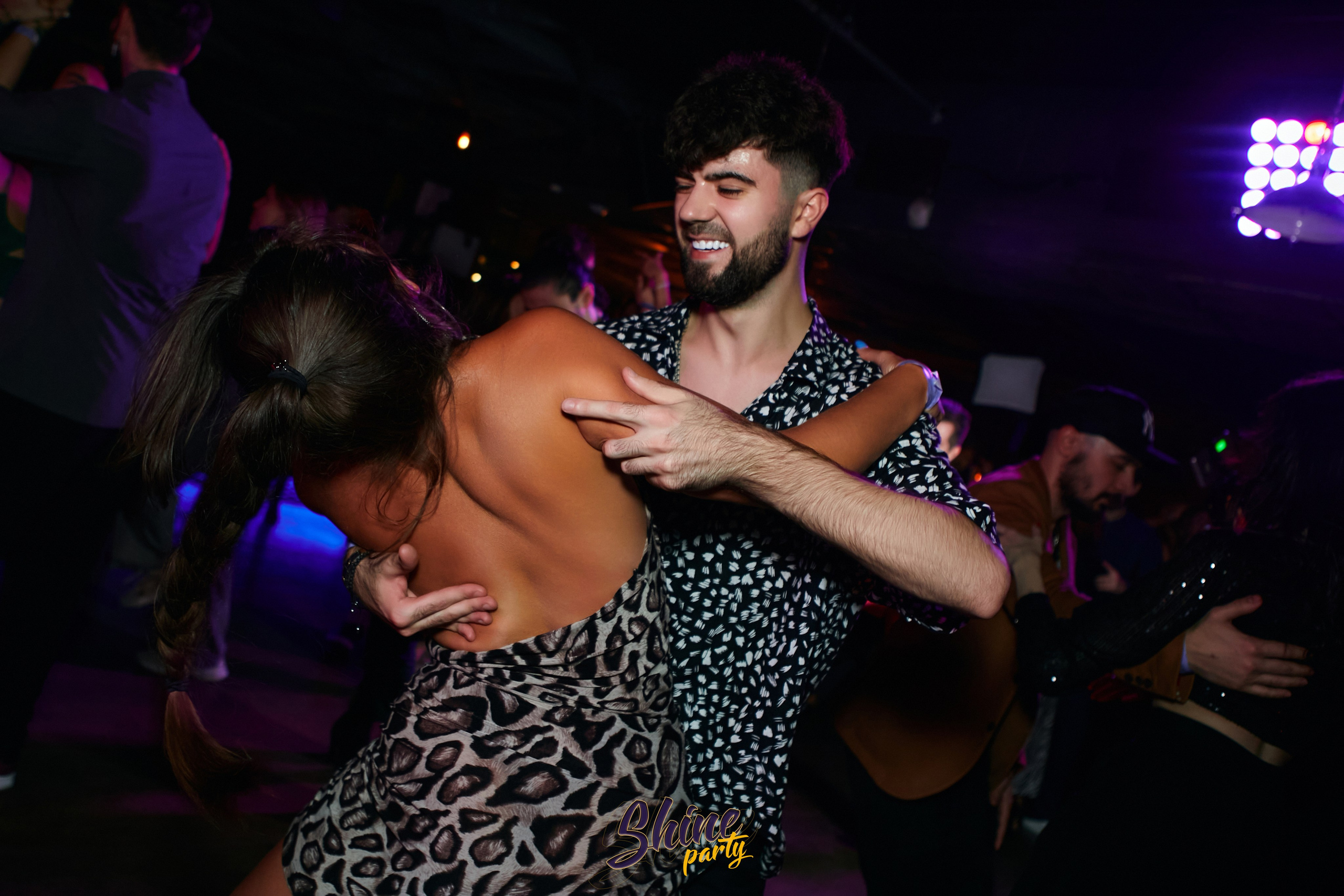 Shine party bachata. Свадебный фотограф