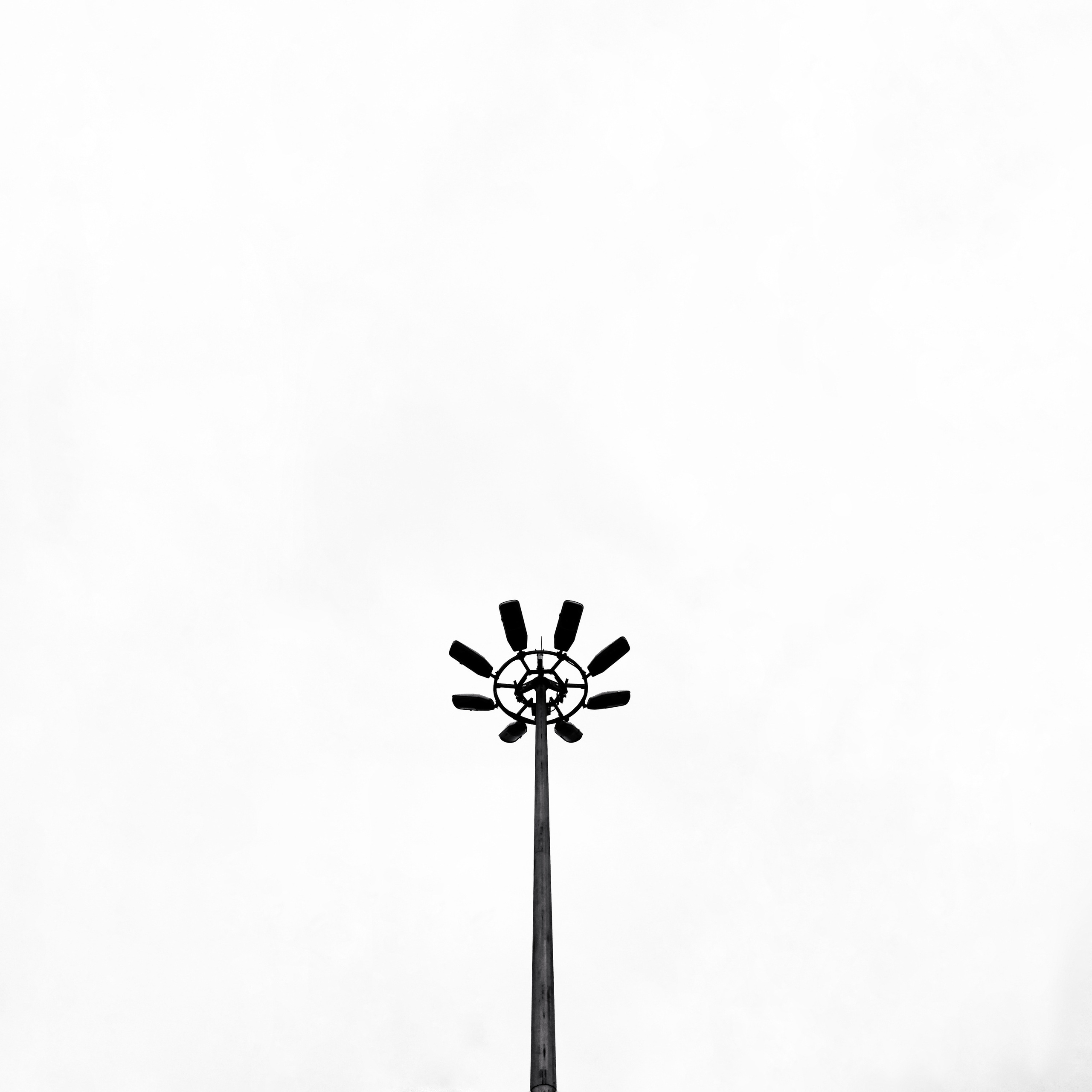 MINIMΔLISMUS EXTREMUS. VLAD EXIT