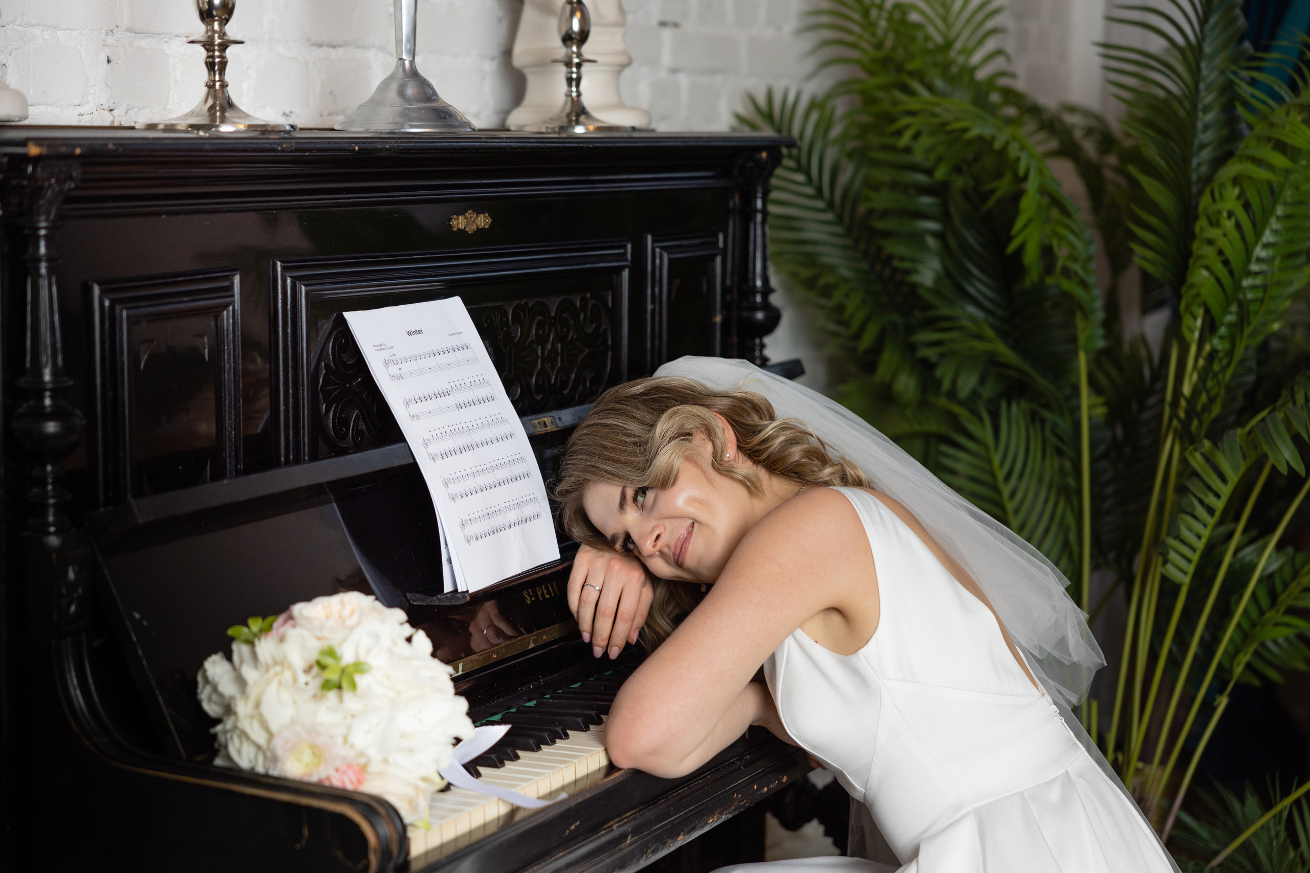 Предновогодняя сказка. ЗАГС ВДНХ. Репортажный и студийный фотограф в Москве — Софи