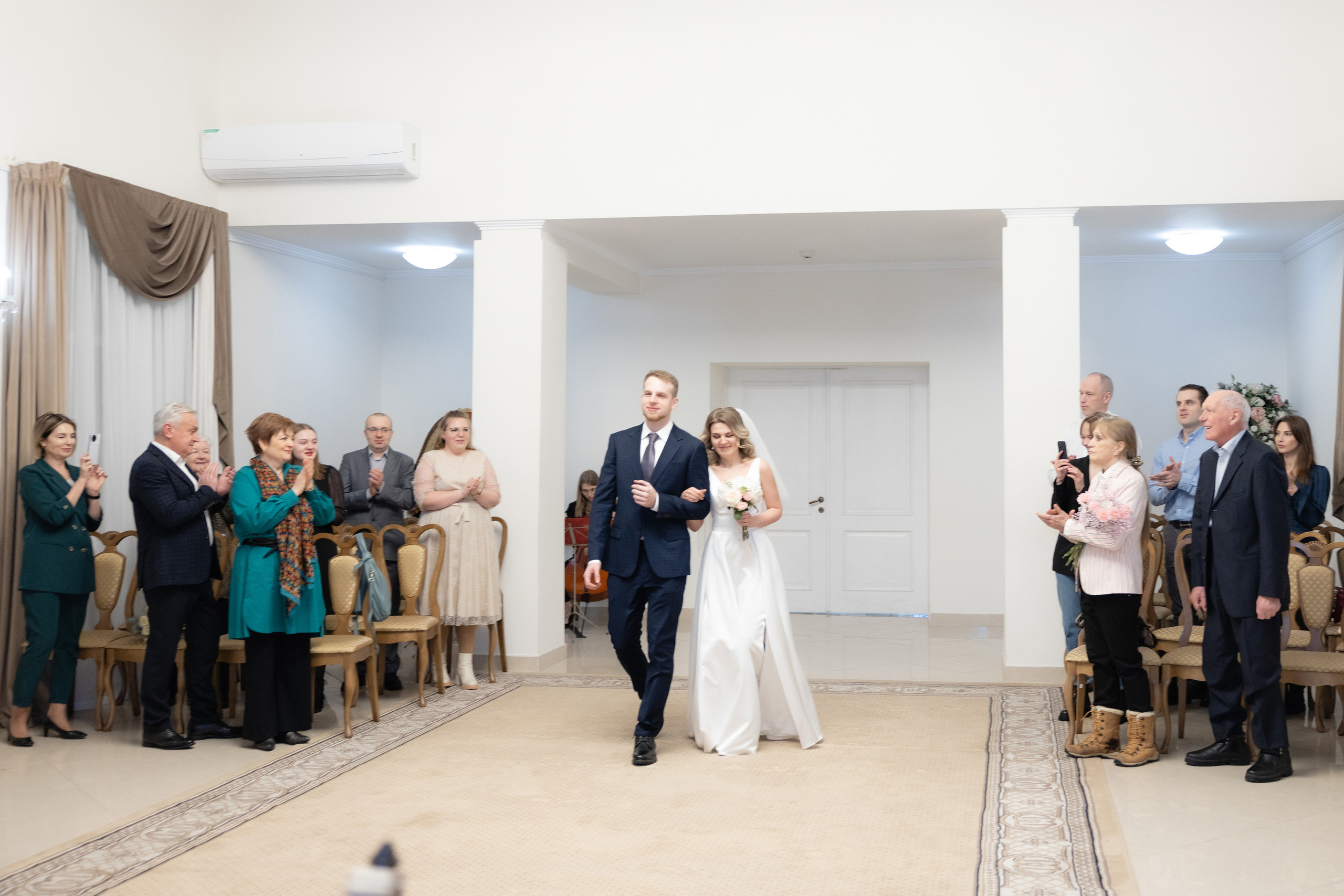 Предновогодняя сказка. ЗАГС ВДНХ. Репортажный и студийный фотограф в Москве — Софи