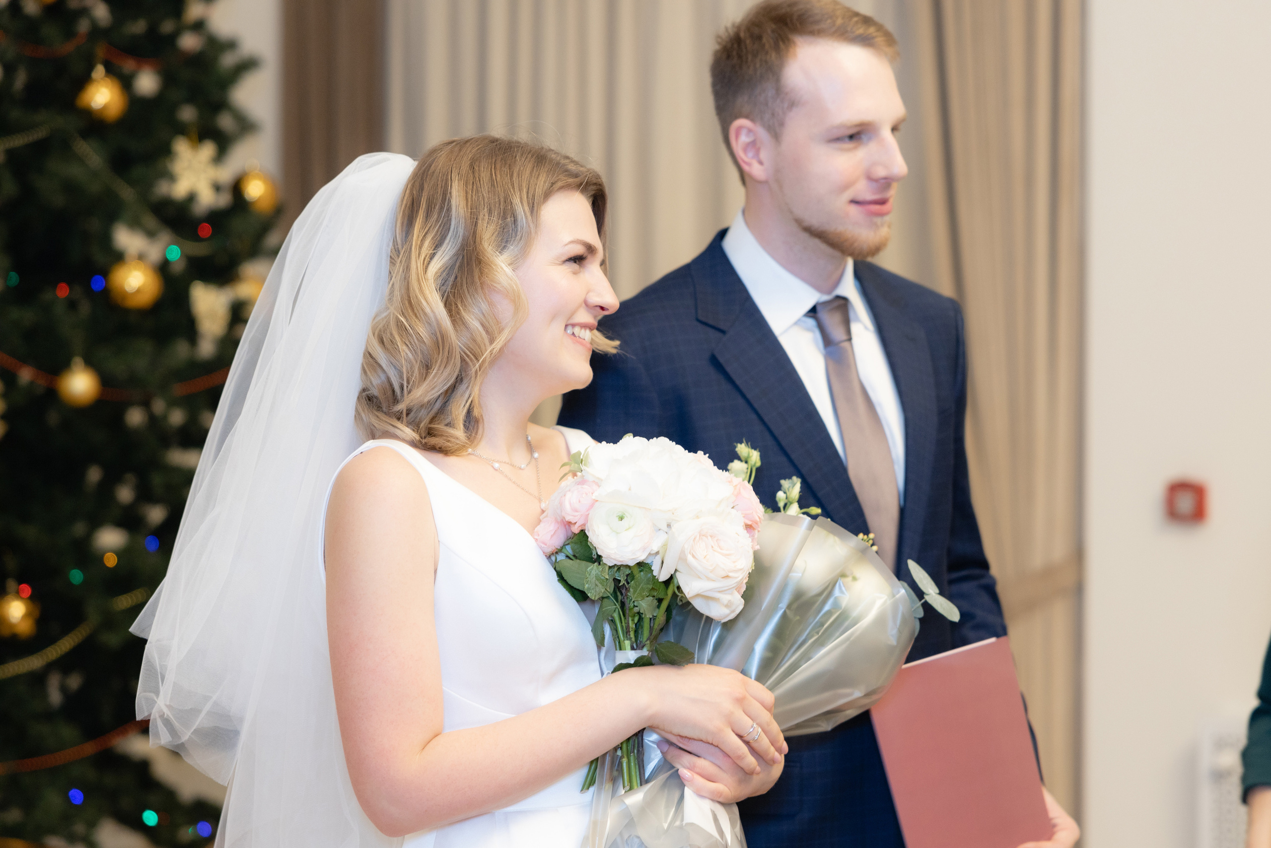 Предновогодняя сказка. ЗАГС ВДНХ. Репортажный и студийный фотограф в Москве — Софи