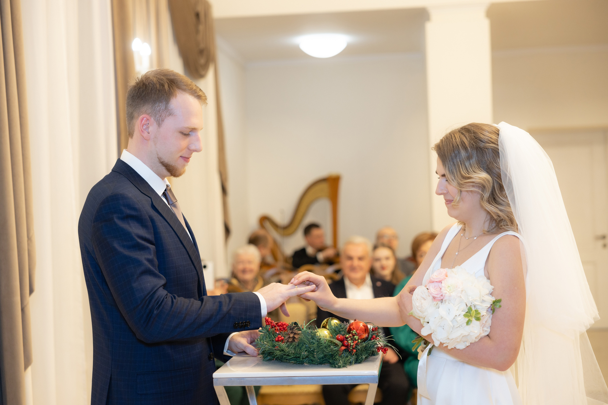 Предновогодняя сказка. ЗАГС ВДНХ. Репортажный и студийный фотограф в Москве — Софи