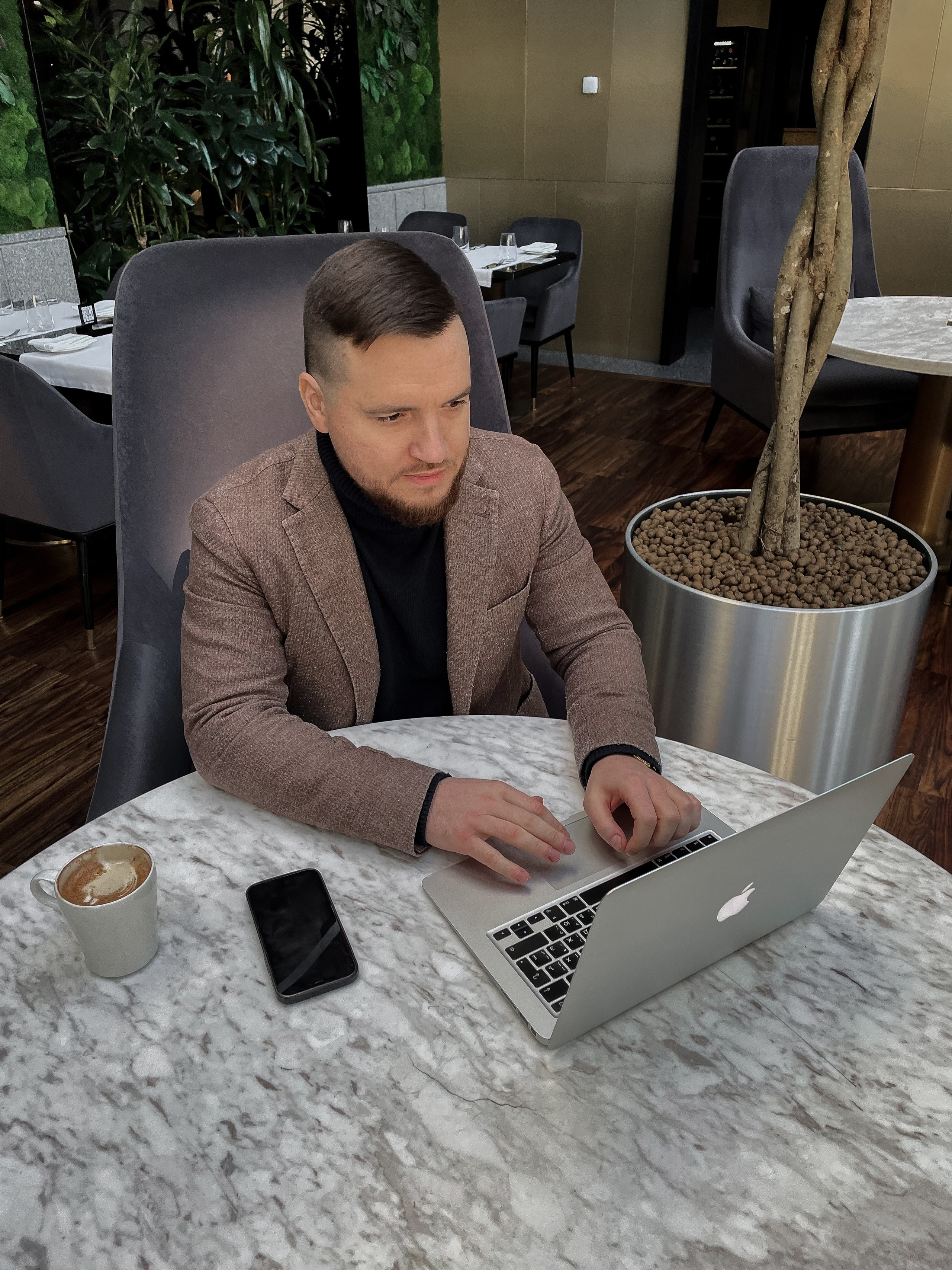 Виктор Хирург-эндокринолог. Фотограф Ольга Игорева