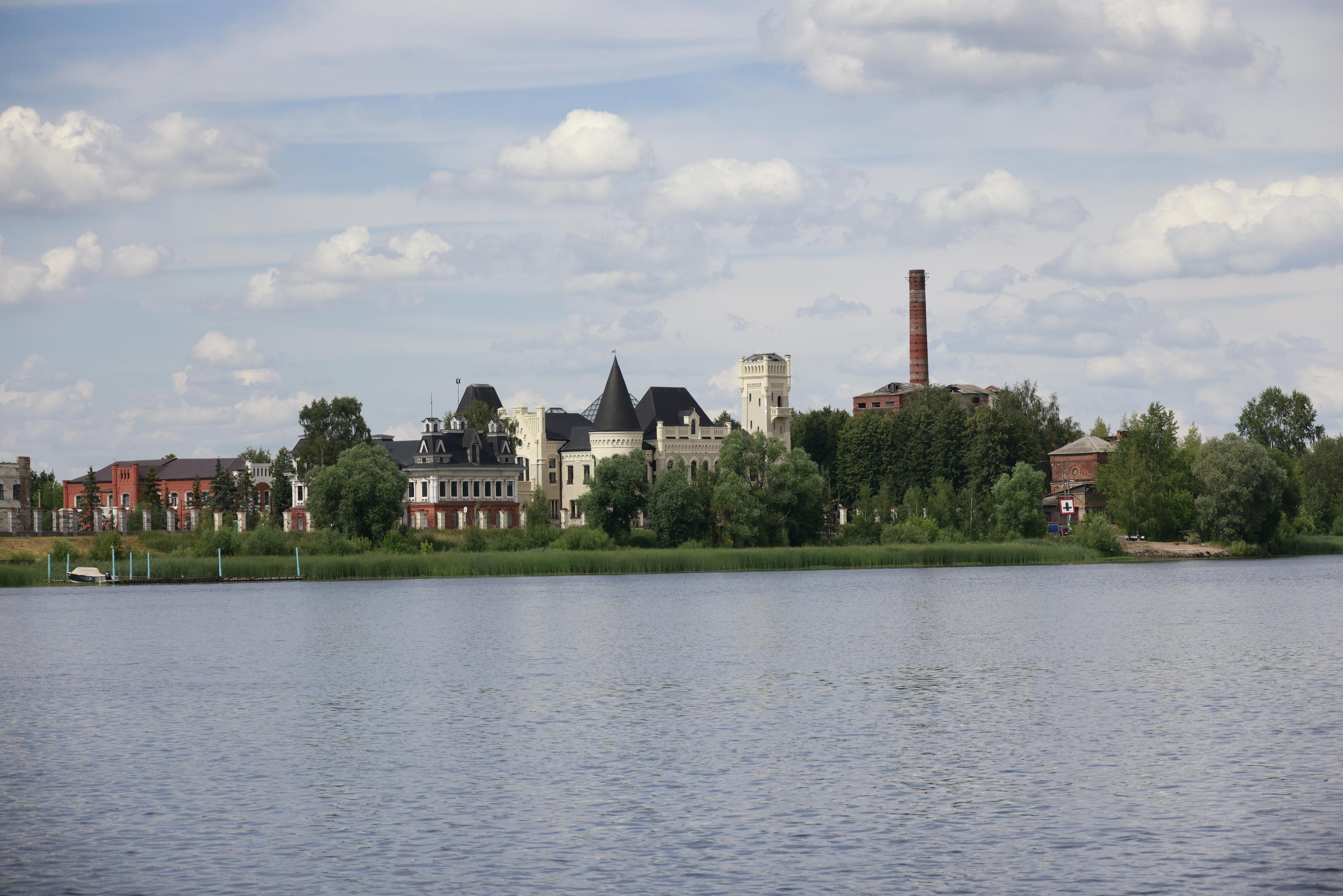 Красный Профинтерн. По дороге к Вятскому.