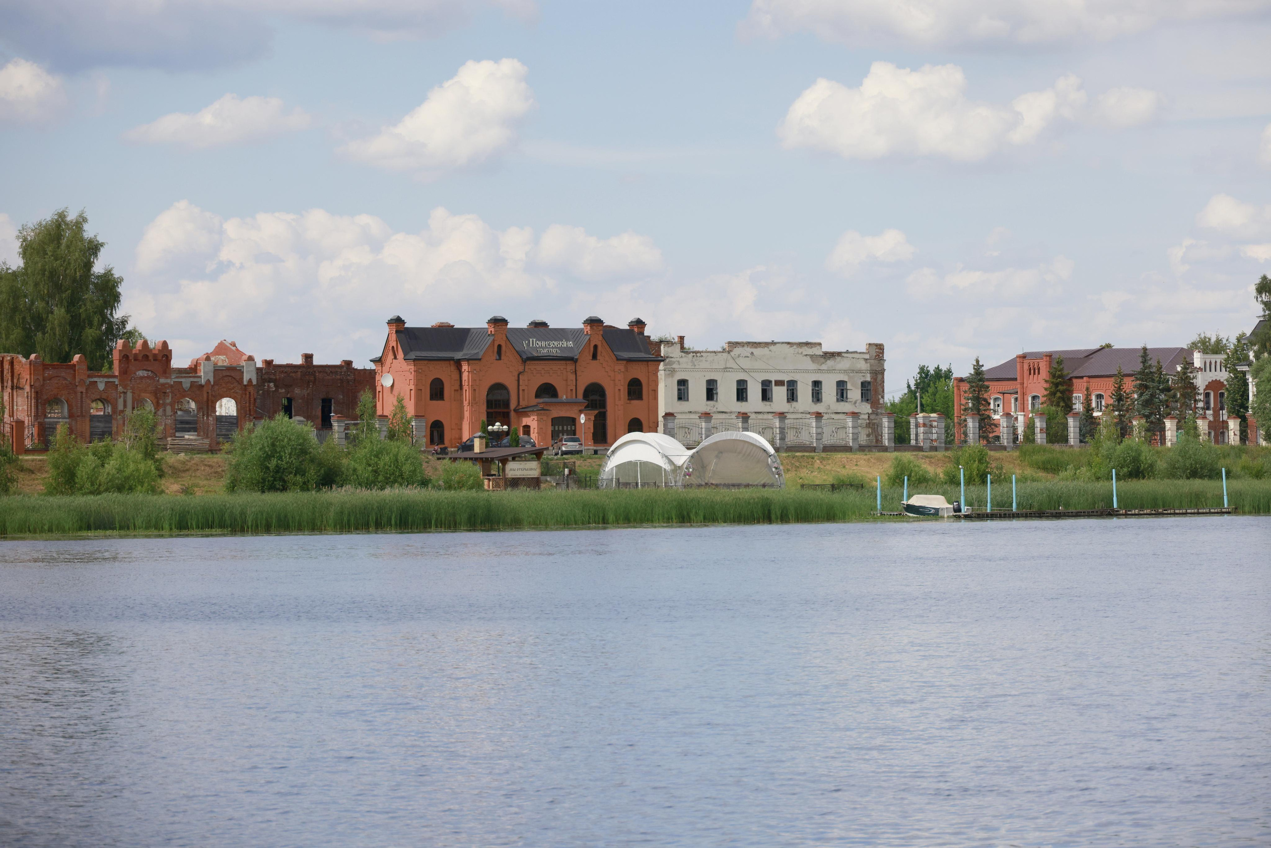Красный Профинтерн. По дороге к Вятскому.