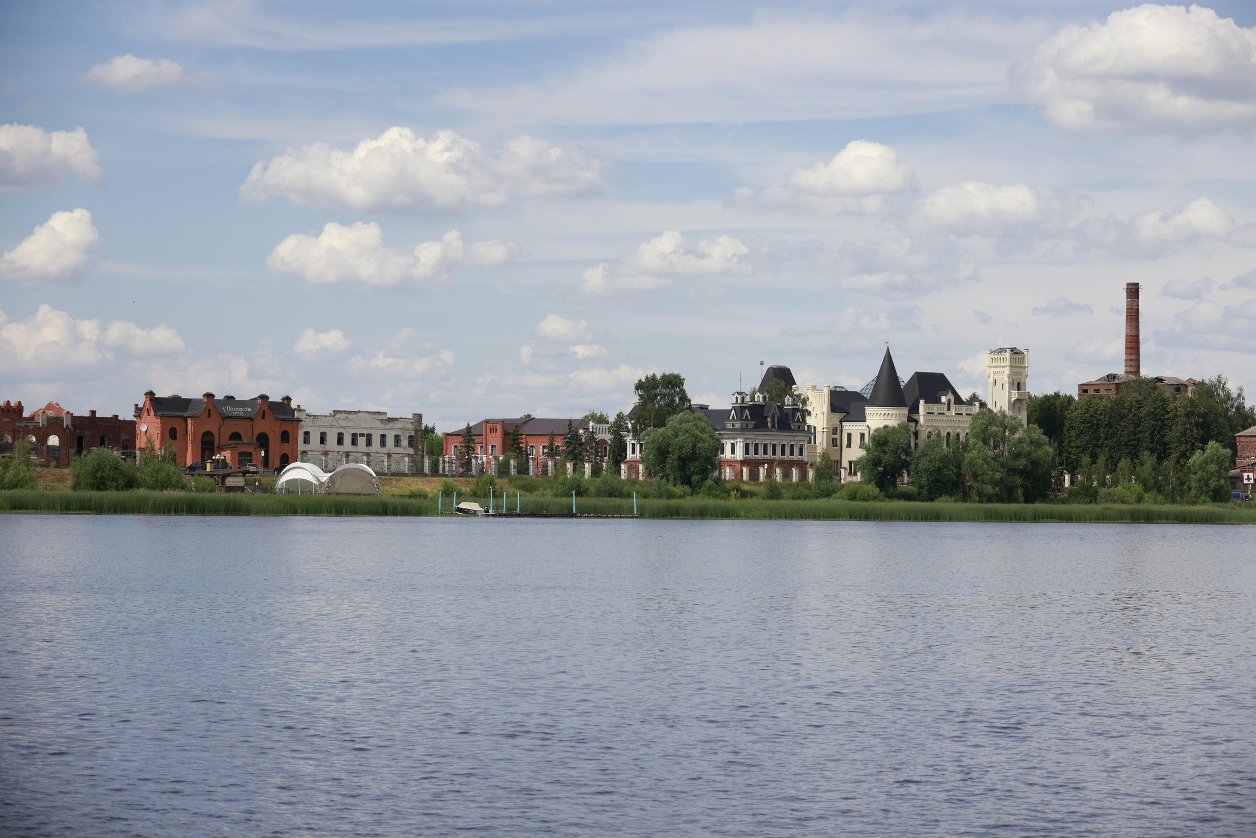 Красный Профинтерн. По дороге к Вятскому.