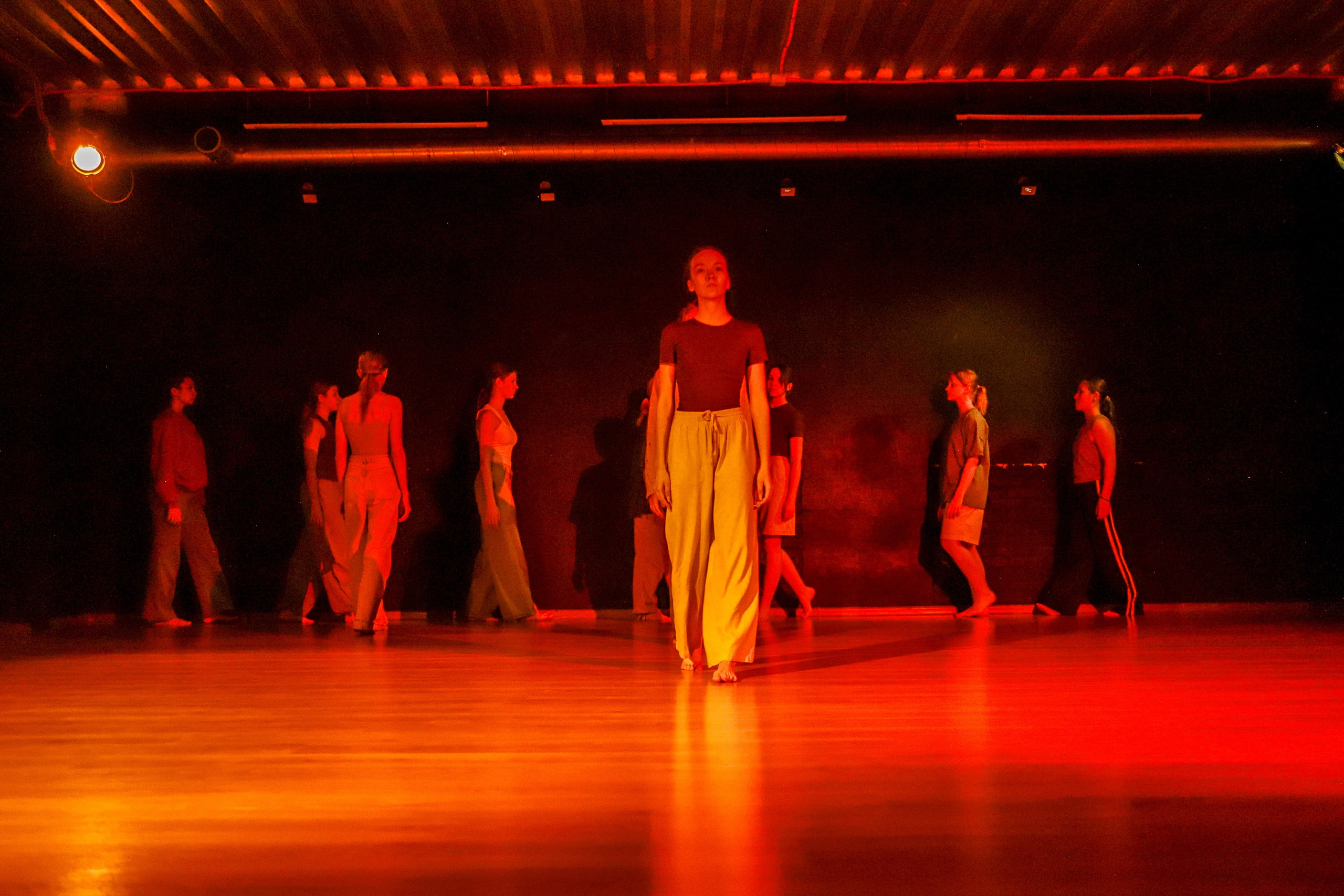 Современный показ Подземка. Небесные ласточки. Фотограф Юлия Мальцева