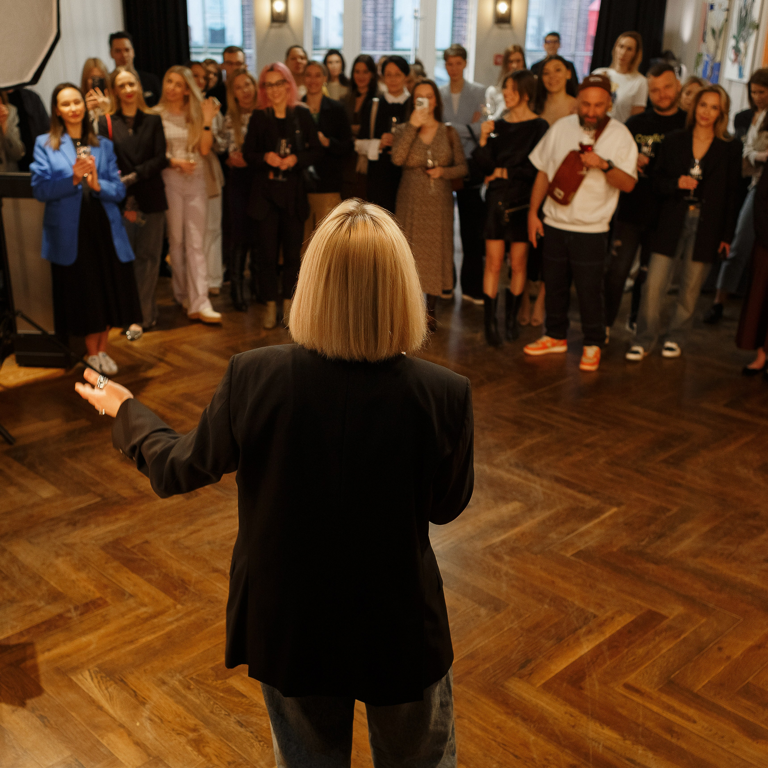 Искусство и утонченность: выставка в Мадам Куку в Таганроге. Свадебный и семейный фотограф в Таганроге Бакарюк Антон