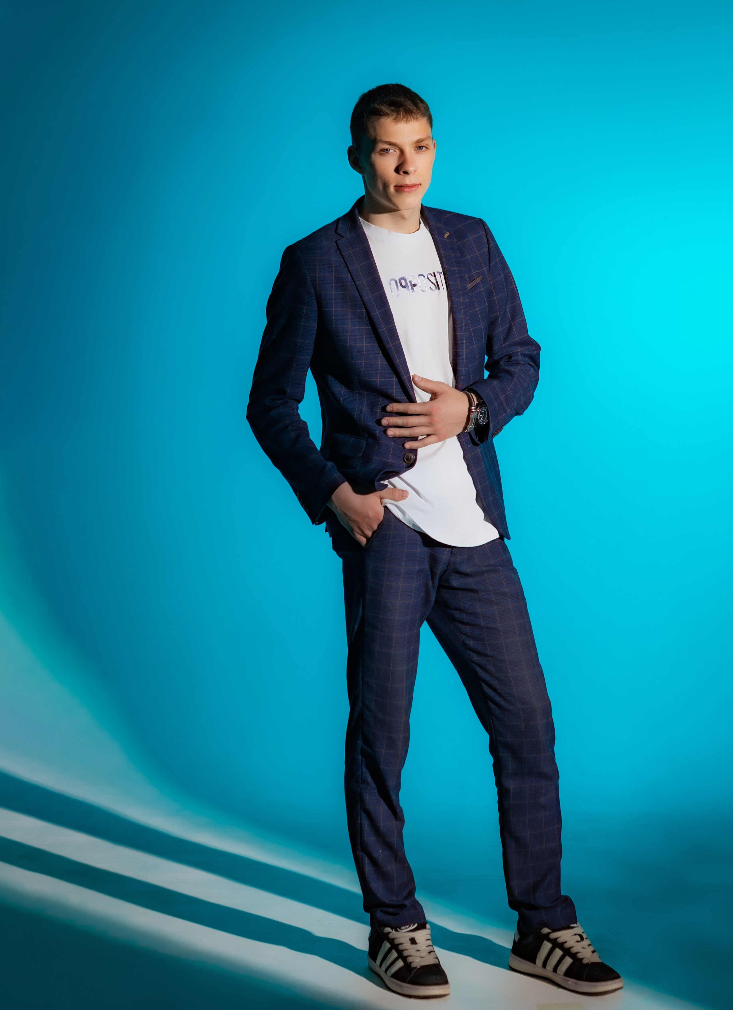 ЦВЕТНОЙ СВЕТ (однотонный). Фото, видео, авторские выпускные альбомы в Нижнем Новгороде