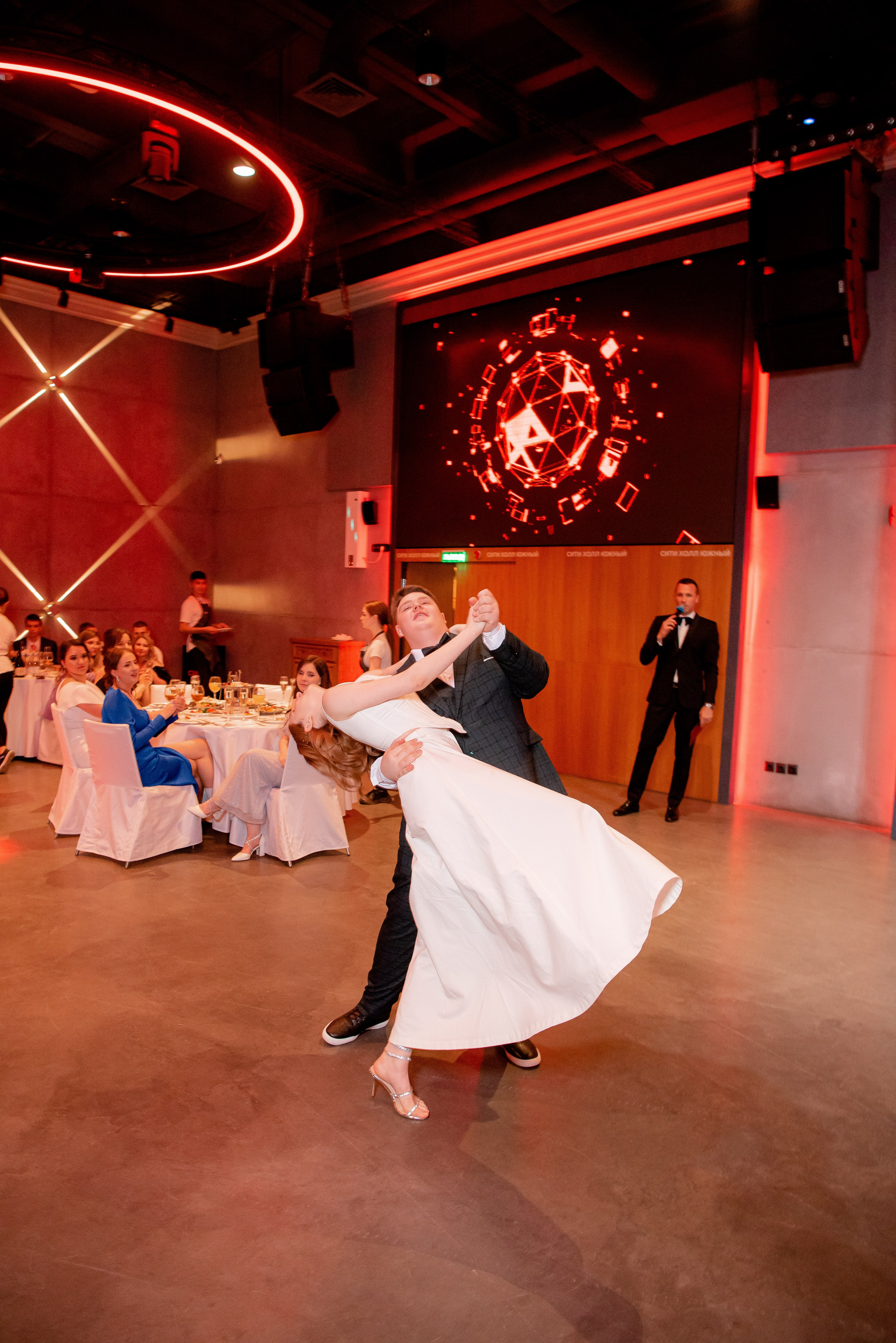 140 Школа. Вручение и Банкет. Сити Холл. Фотограф в Волгограде и Волжском Александр Горбань