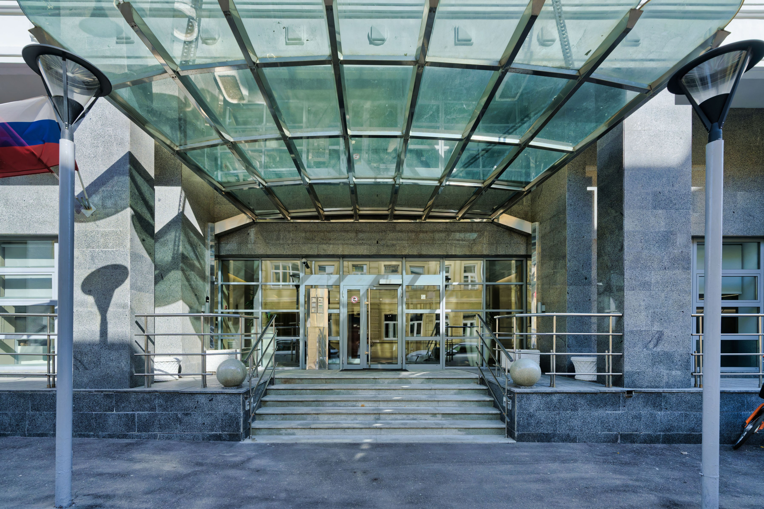 Филипповский переулок д 8. Фотограф — видеограф в Москве Дмитрий Менделеев