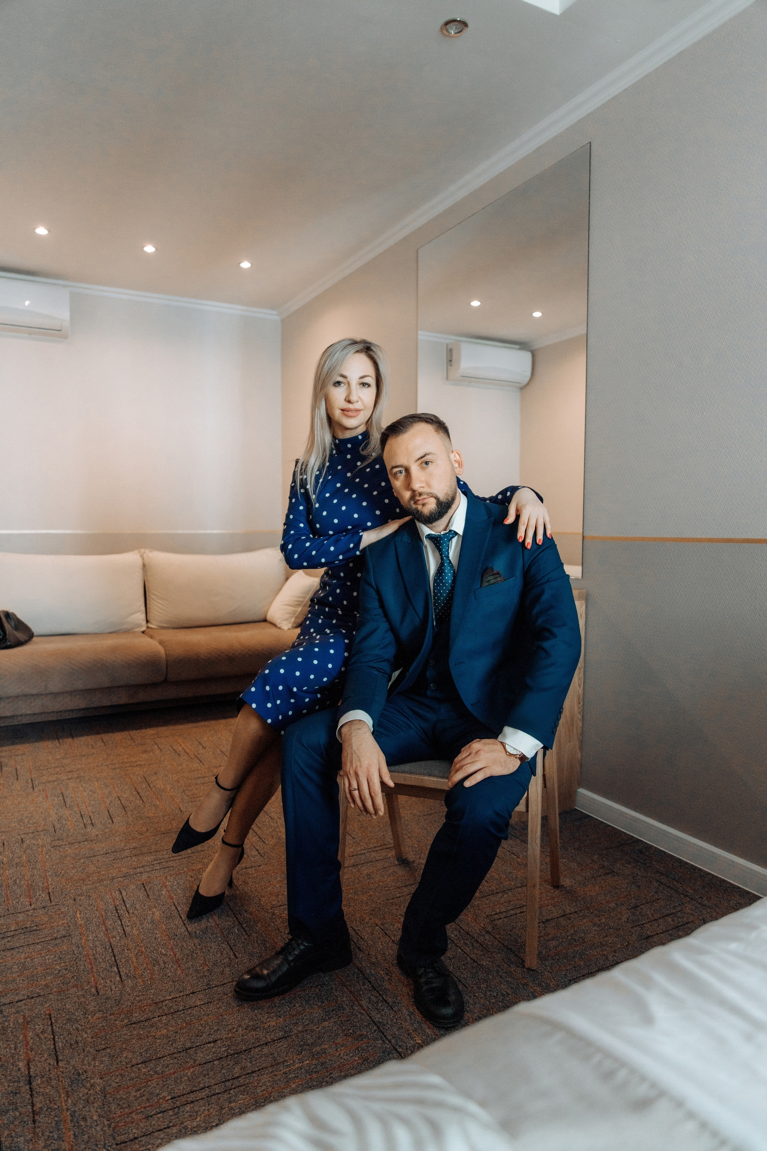 Дмитрий, бизнесмен в отеле. Фотограф женского портрета, беременности и материнства Харькова Елена