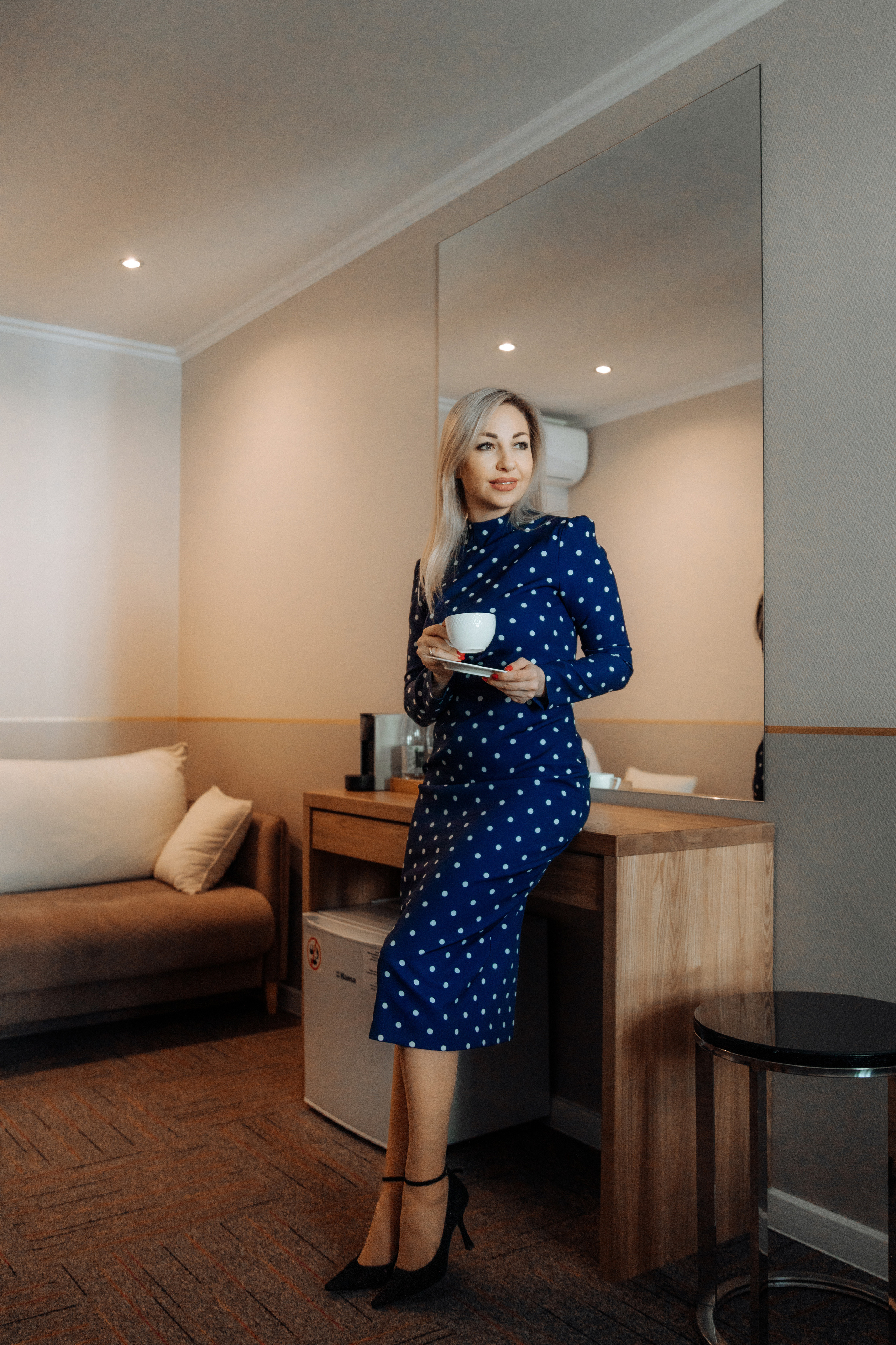 Дмитрий, бизнесмен в отеле. Фотограф женского портрета, беременности и материнства Харькова Елена