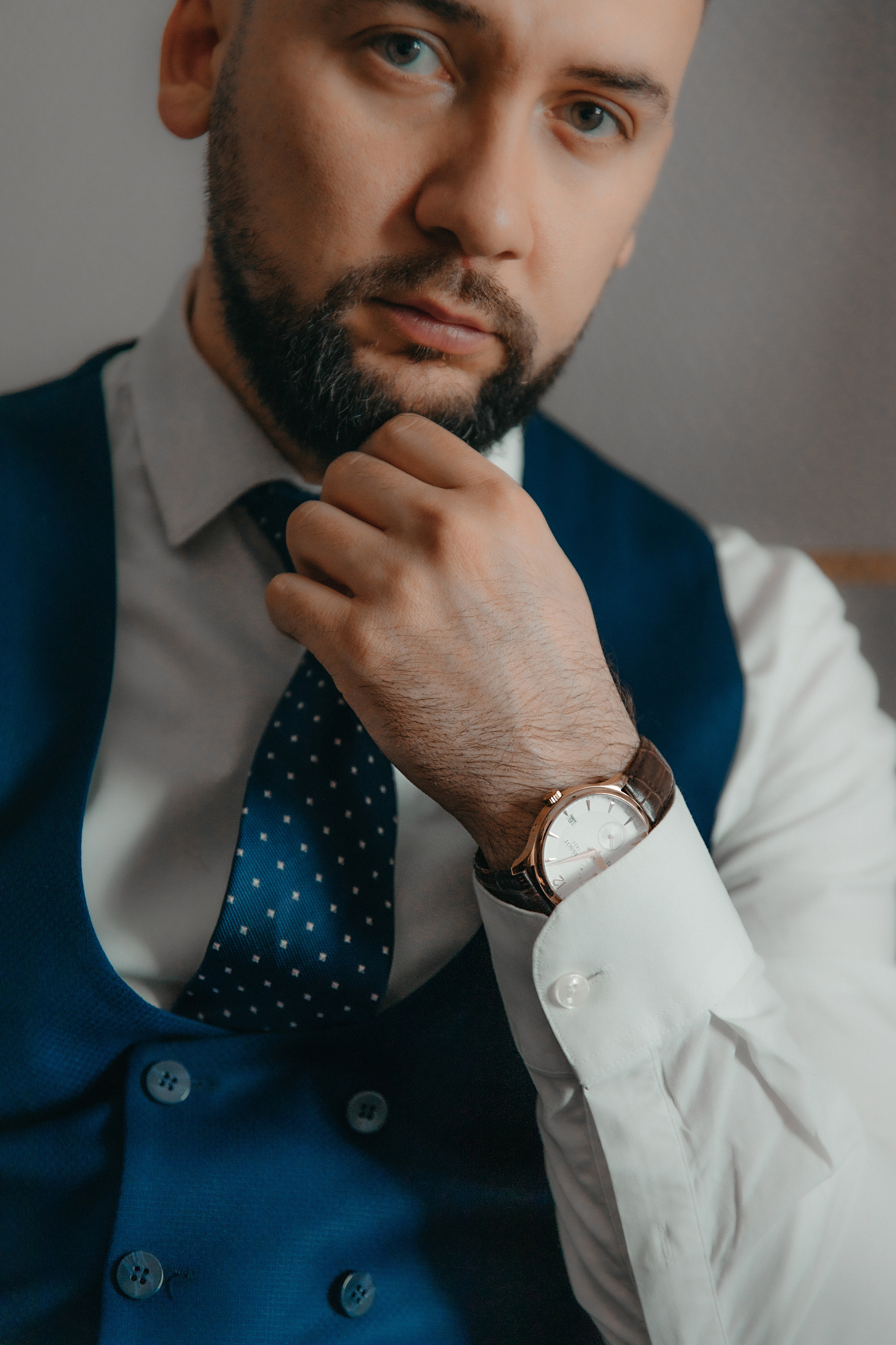 Дмитрий, бизнесмен в отеле. Фотограф женского портрета, беременности и материнства Харькова Елена