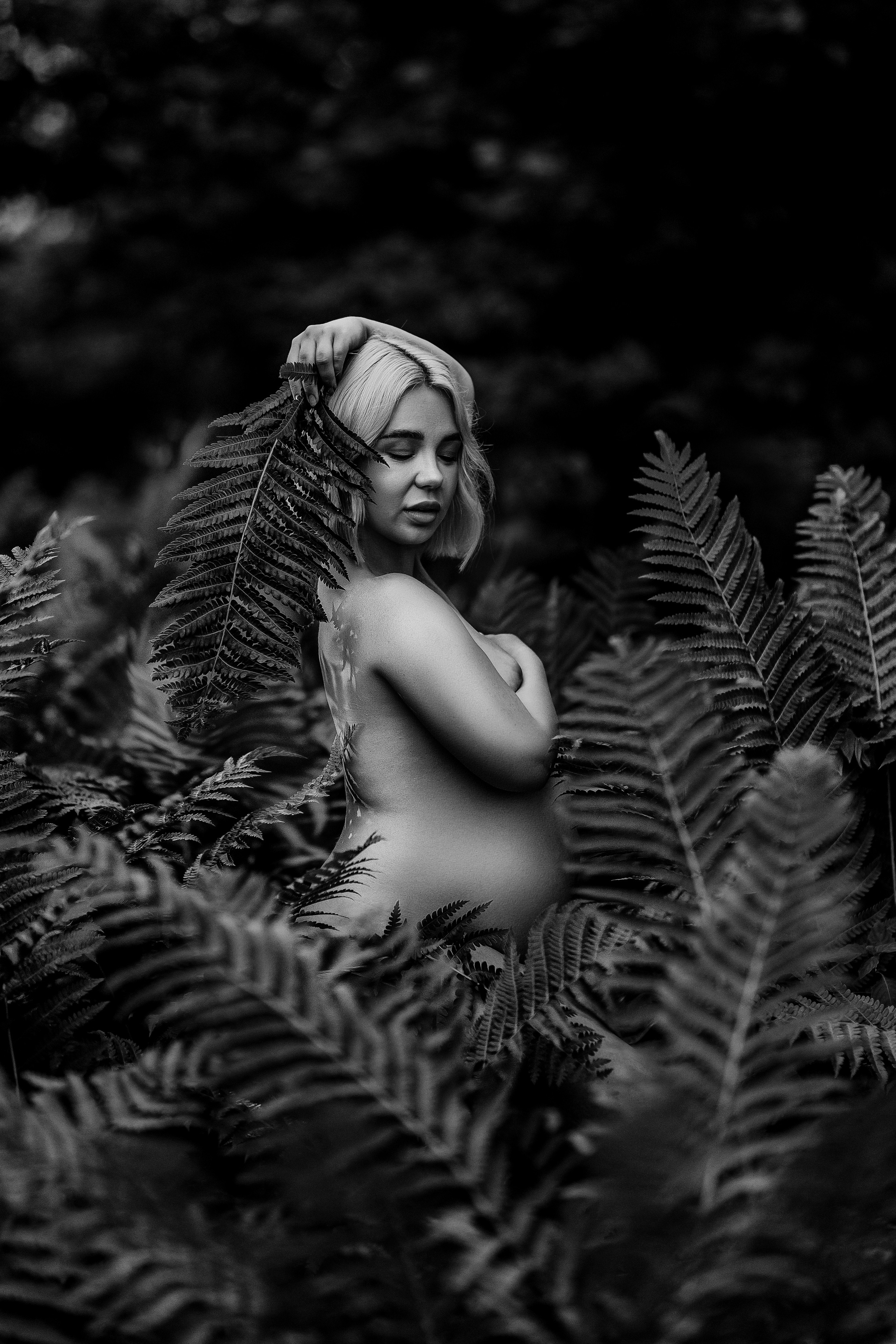 Мария, беременность в папоротнике. Фотограф женского портрета, беременности и материнства Харькова Елена