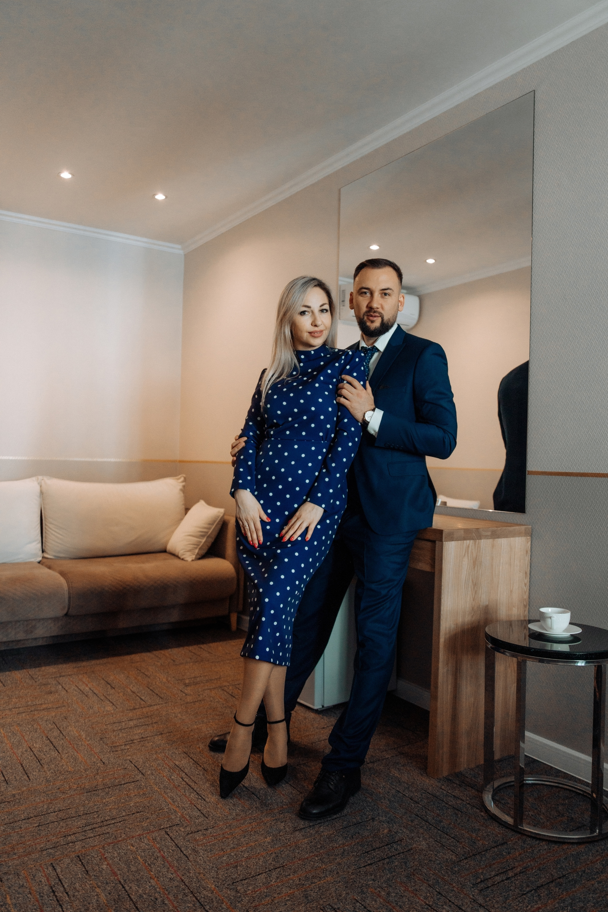 Дмитрий, бизнесмен в отеле. Фотограф женского портрета, беременности и материнства Харькова Елена