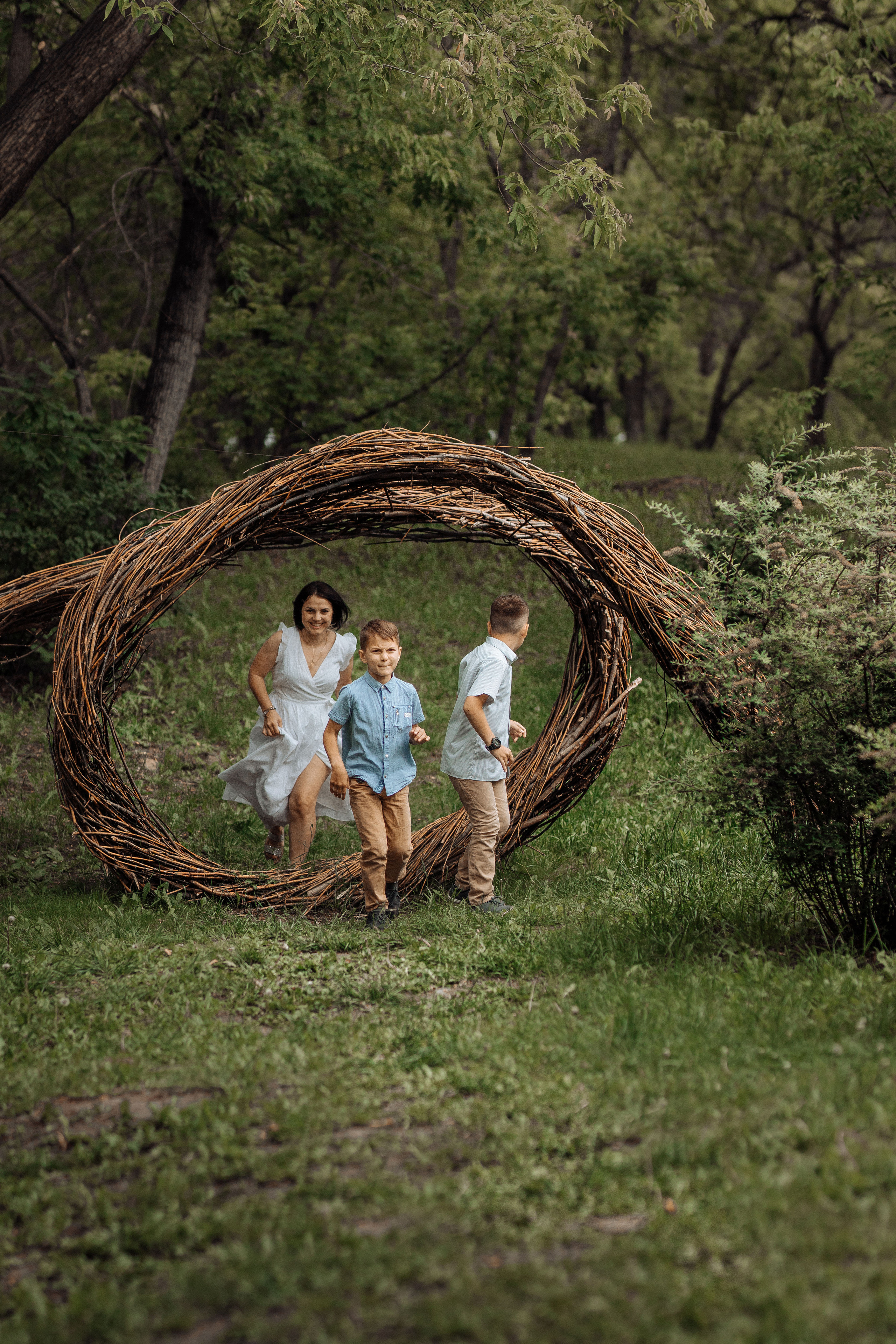 Эля с сыновьями. Фотограф женского портрета, беременности и материнства Харькова Елена