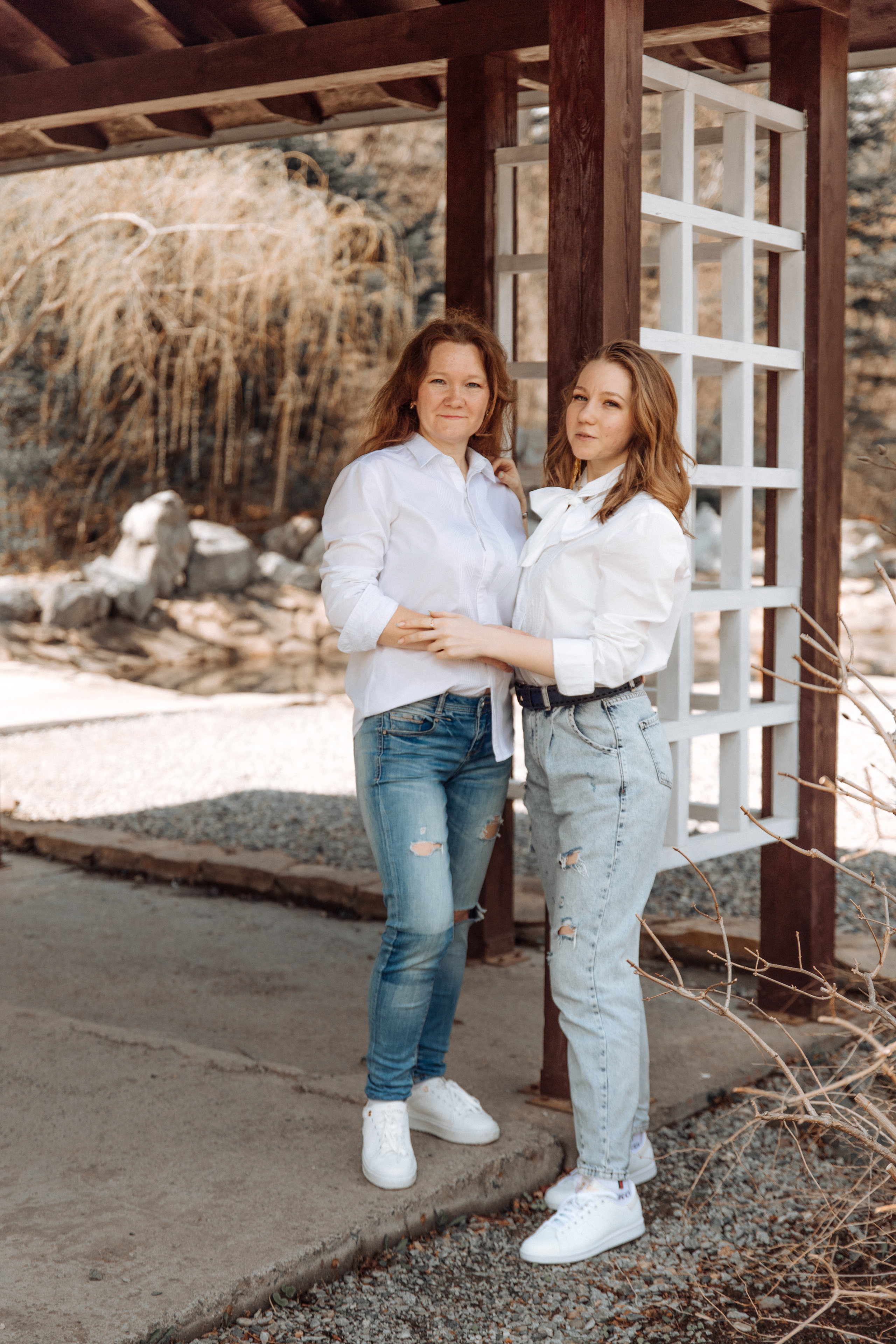 Прогулка Полины с мамой и бабушкой. Фотограф женского портрета, беременности и материнства Харькова Елена