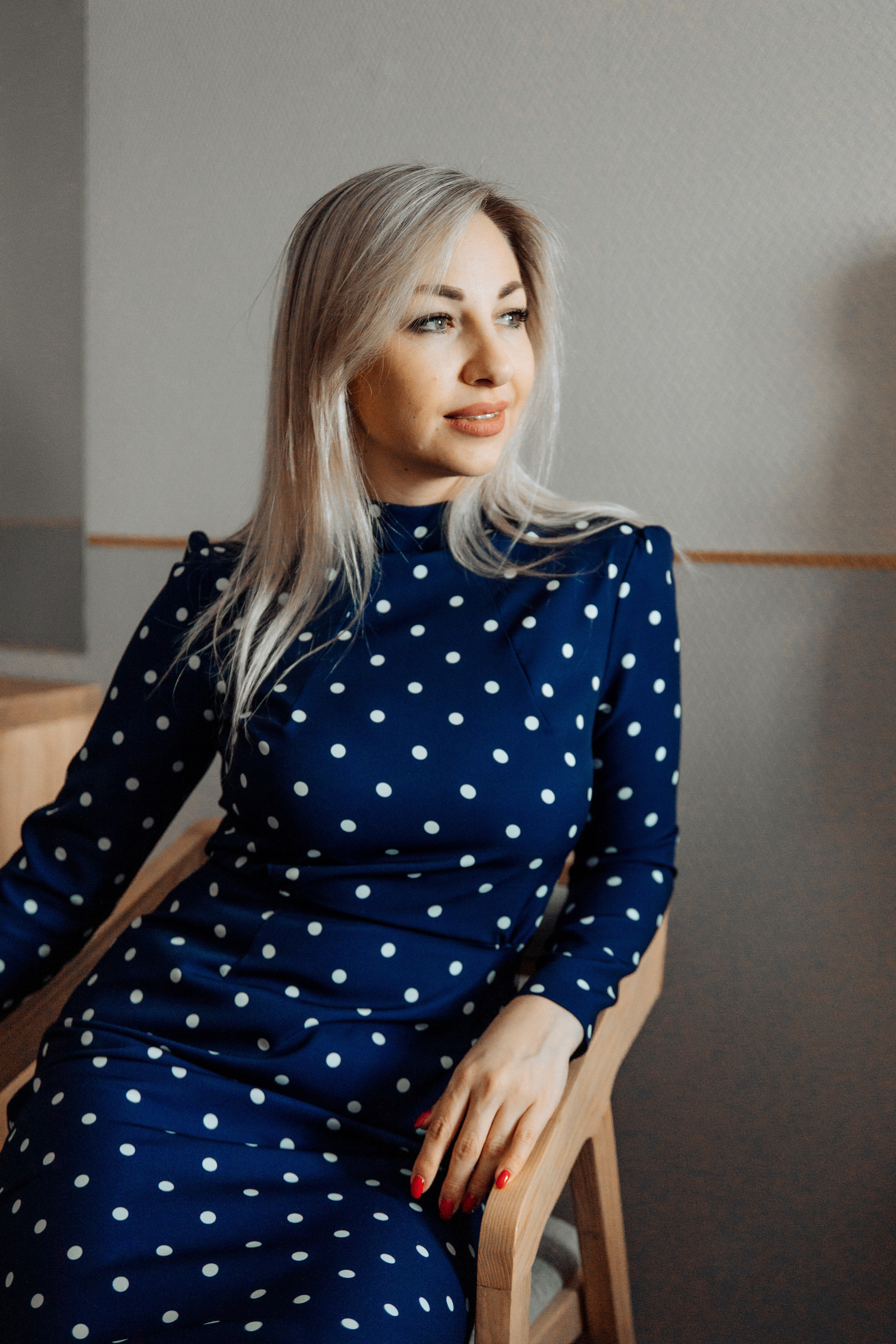 Дмитрий, бизнесмен в отеле. Фотограф женского портрета, беременности и материнства Харькова Елена