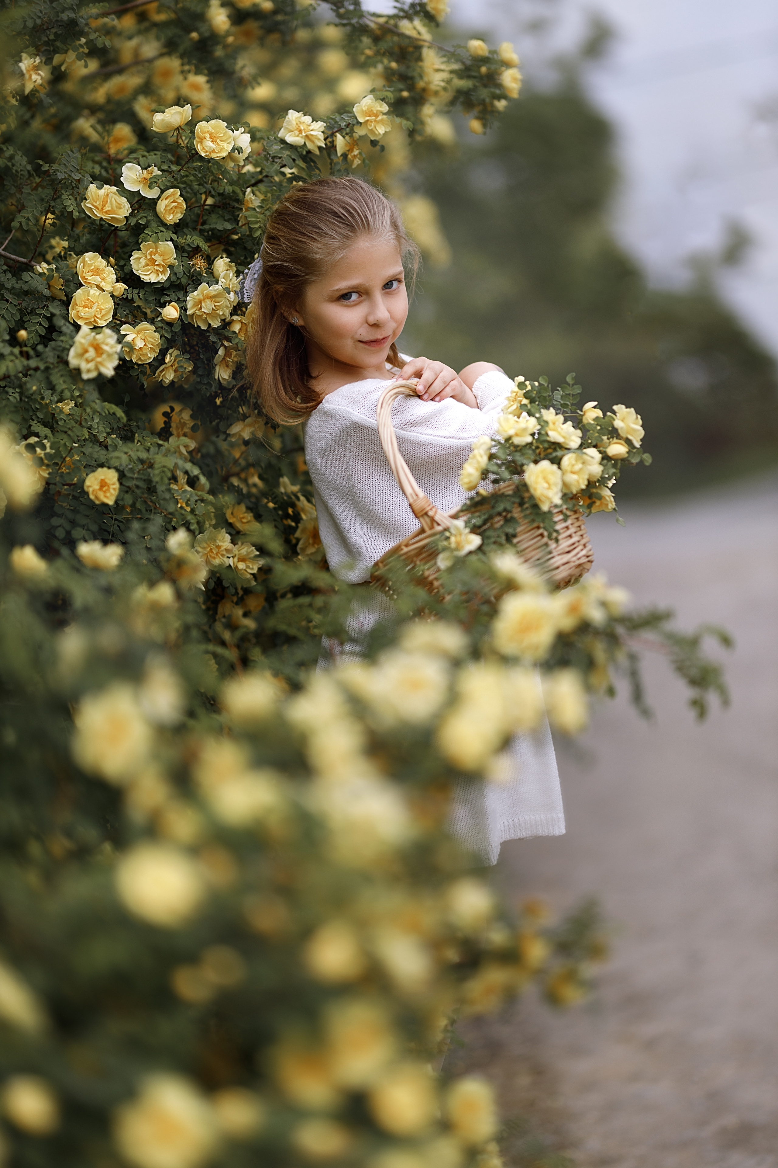 Вероника в розах. Фотограф женского портрета, беременности и материнства Харькова Елена