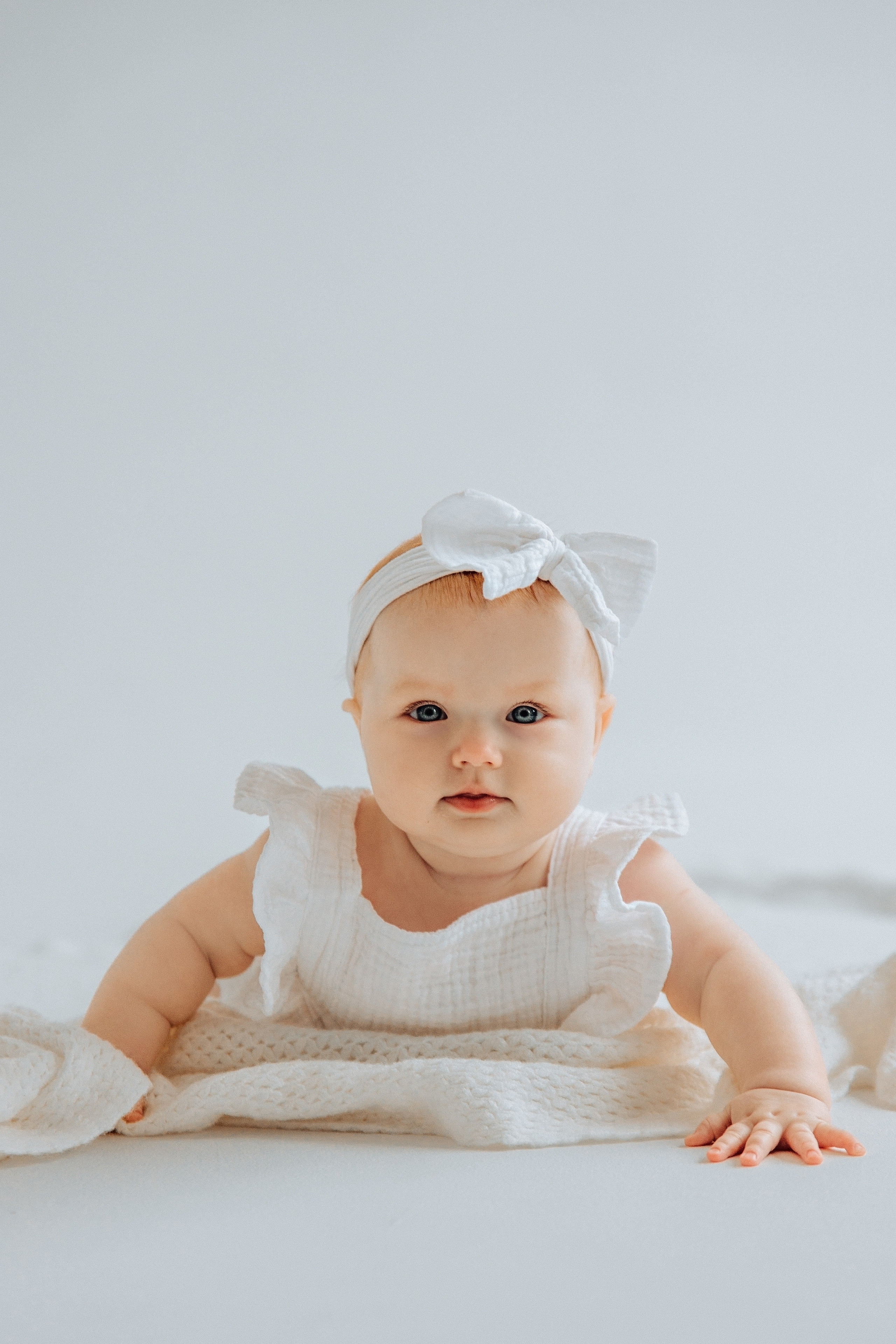 Оля с малышкой. Фотограф женского портрета, беременности и материнства Харькова Елена