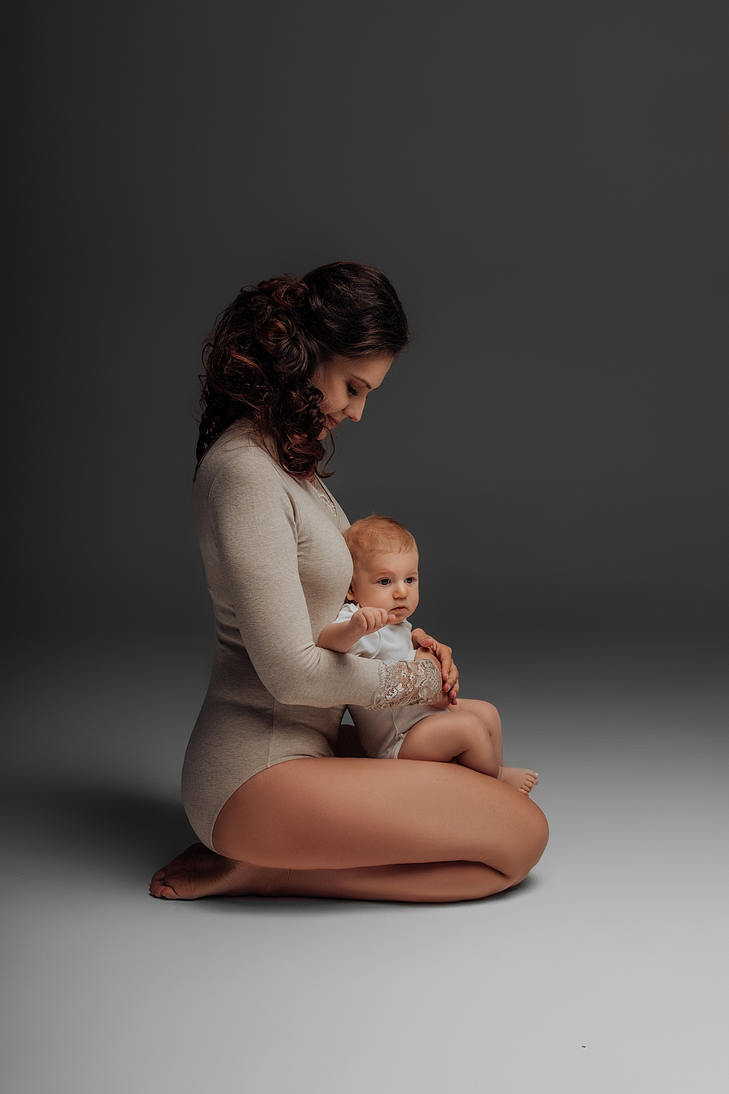 Съемка Анны с малышом. Фотограф женского портрета, беременности и материнства Харькова Елена