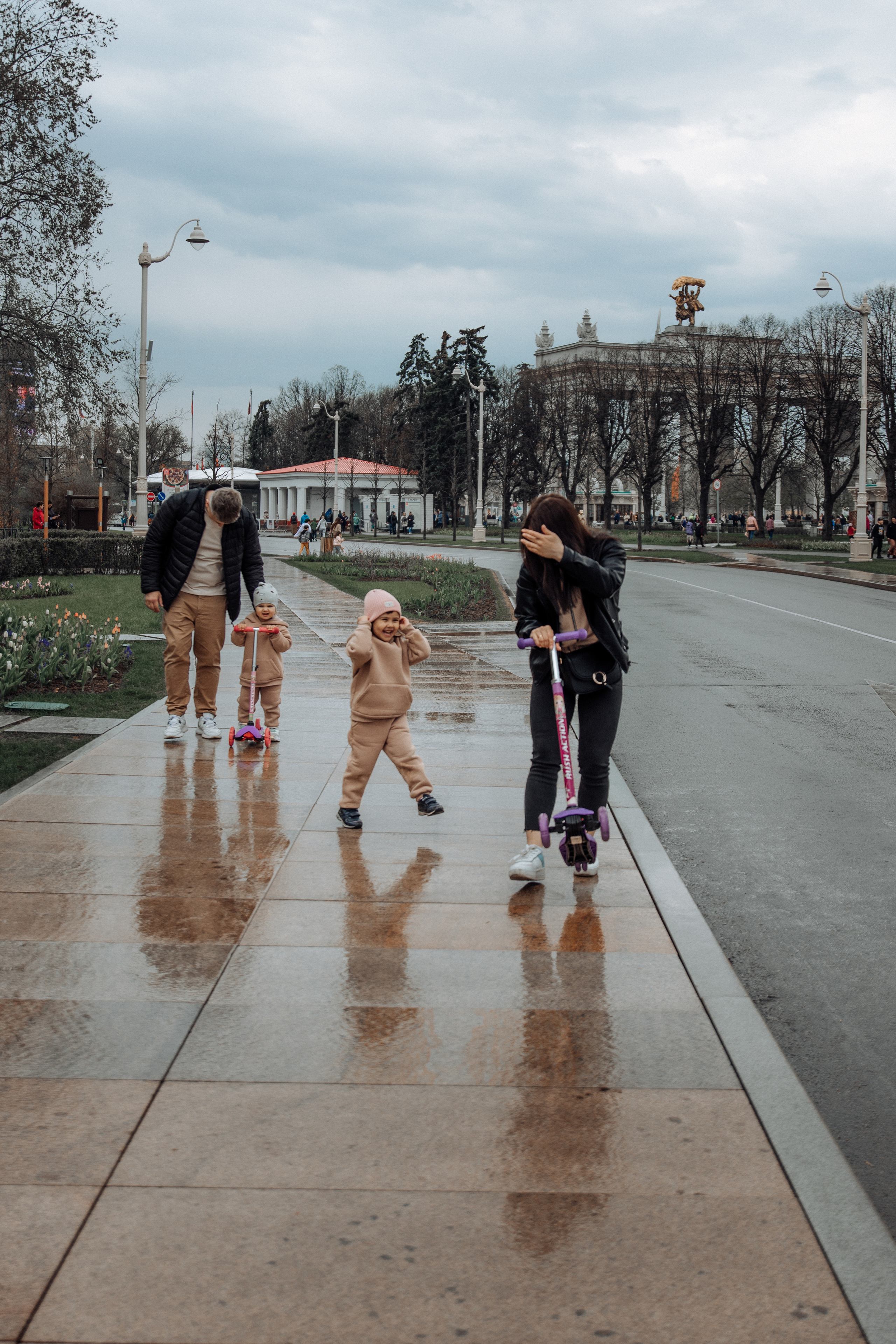Московская фотопрогулка с Аленой. Фотограф женского портрета, беременности и материнства Харькова Елена