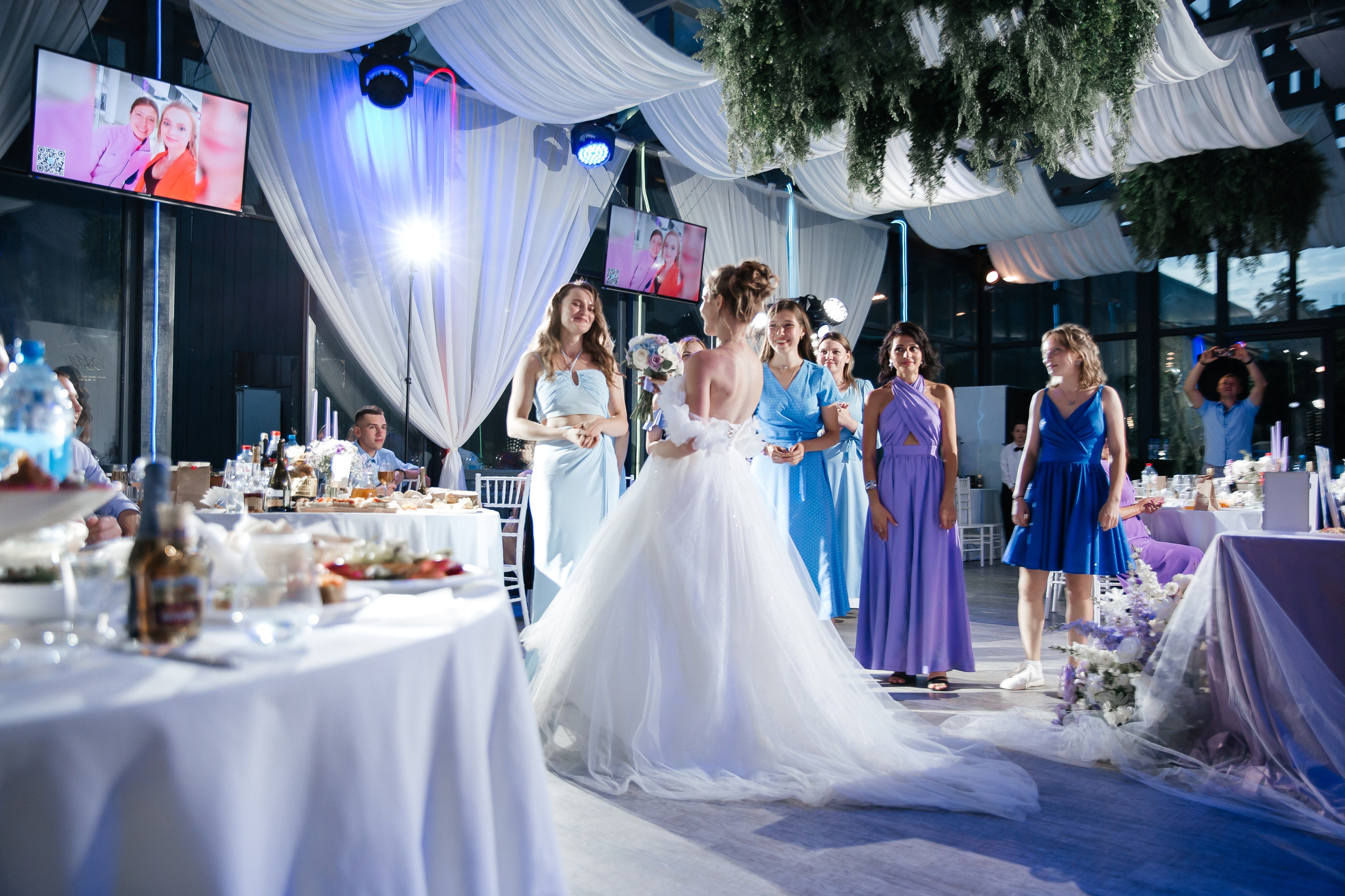 А&А — фотосессия на стадионе. Свадебный фотограф в Оренбурге Илья Володьков