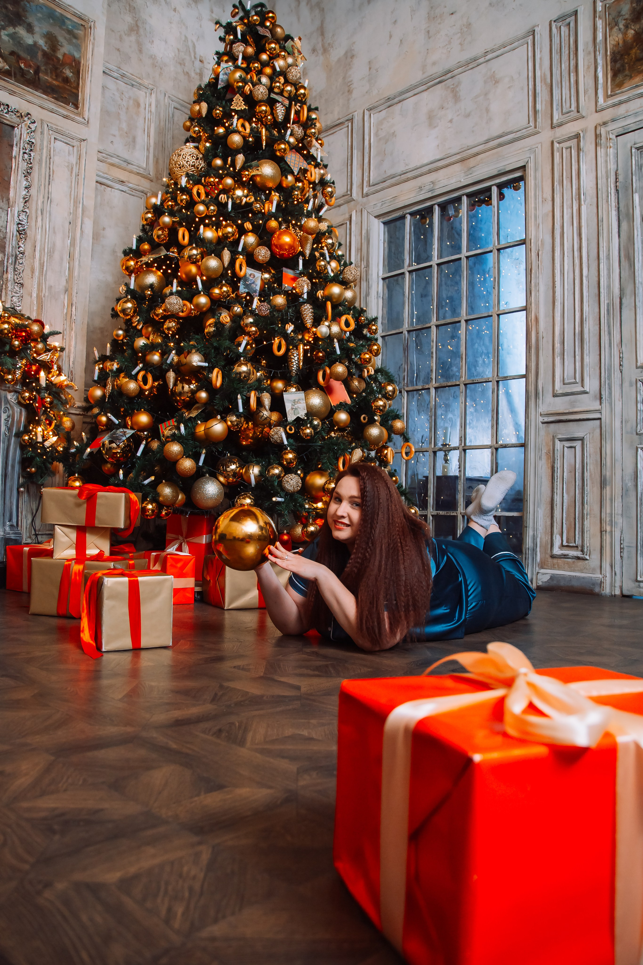 Где сделать красивую новогоднюю фотосессию в Москве, Мой личный рейтинг студий для праздничных съёмок, Фотостудии с атмосферой уюта и волшебства, Необычные локации для креативных новогодних кадров, Как выбрать студию под ваш стиль и настроение, новогодняя фотосессия в Москве, фотостудия для новогодней съёмки, лучшие фотостудии Москвы, новогодние фотостудии Москва, где сделать новогодние фото, фотостудии для бренд-съёмки, фотосессия в новогодней студии, идеи для новогодней фотосессии, бренд-фотограф Москва, фотосессия в студии Москва, rina_sphoto, Катерина Сысуева, Рина Сысуева, фотограф в Москве, бренд-фотограф для экспертов