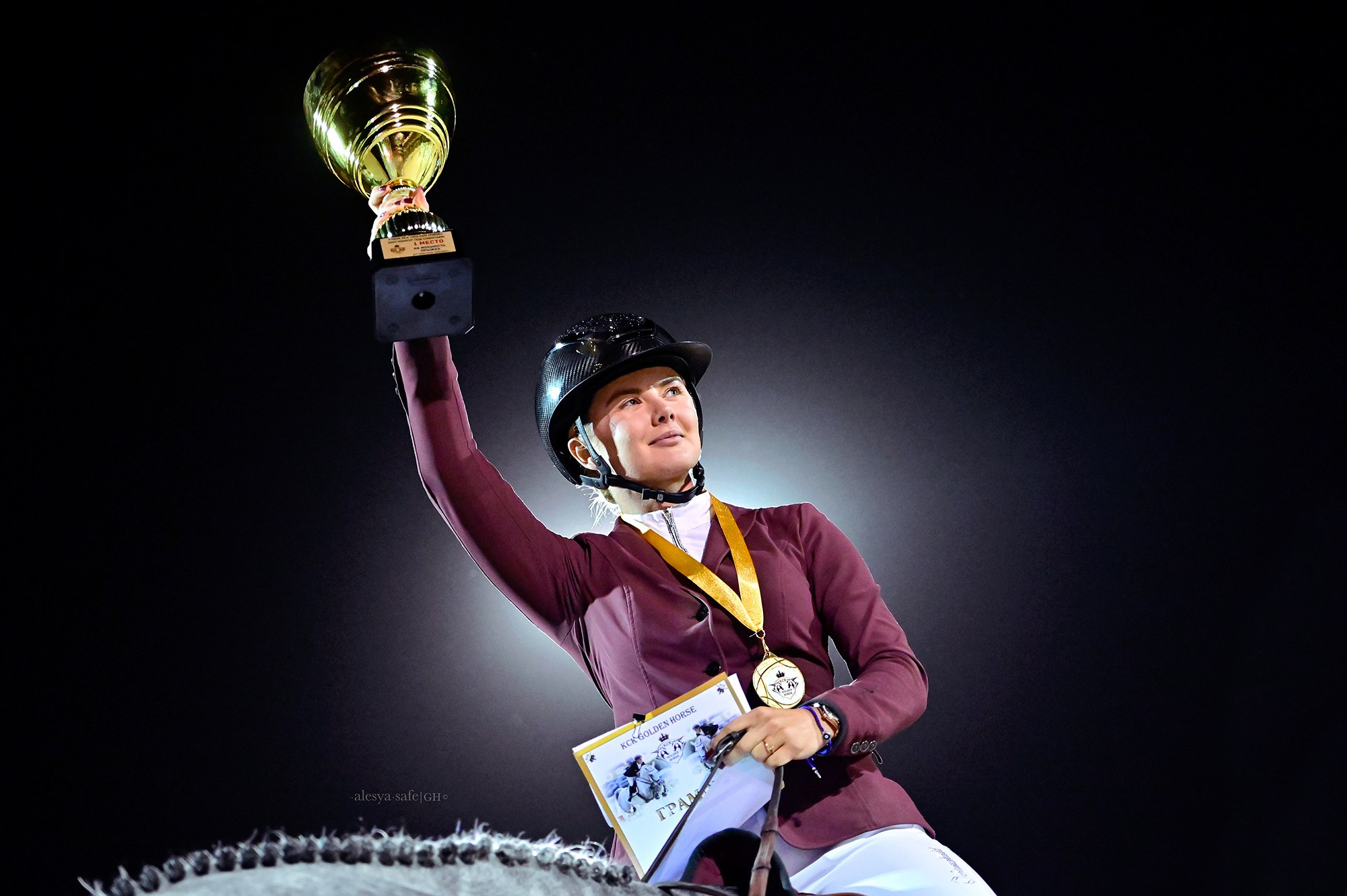 Голден. Конный фотограф Alesya Safe