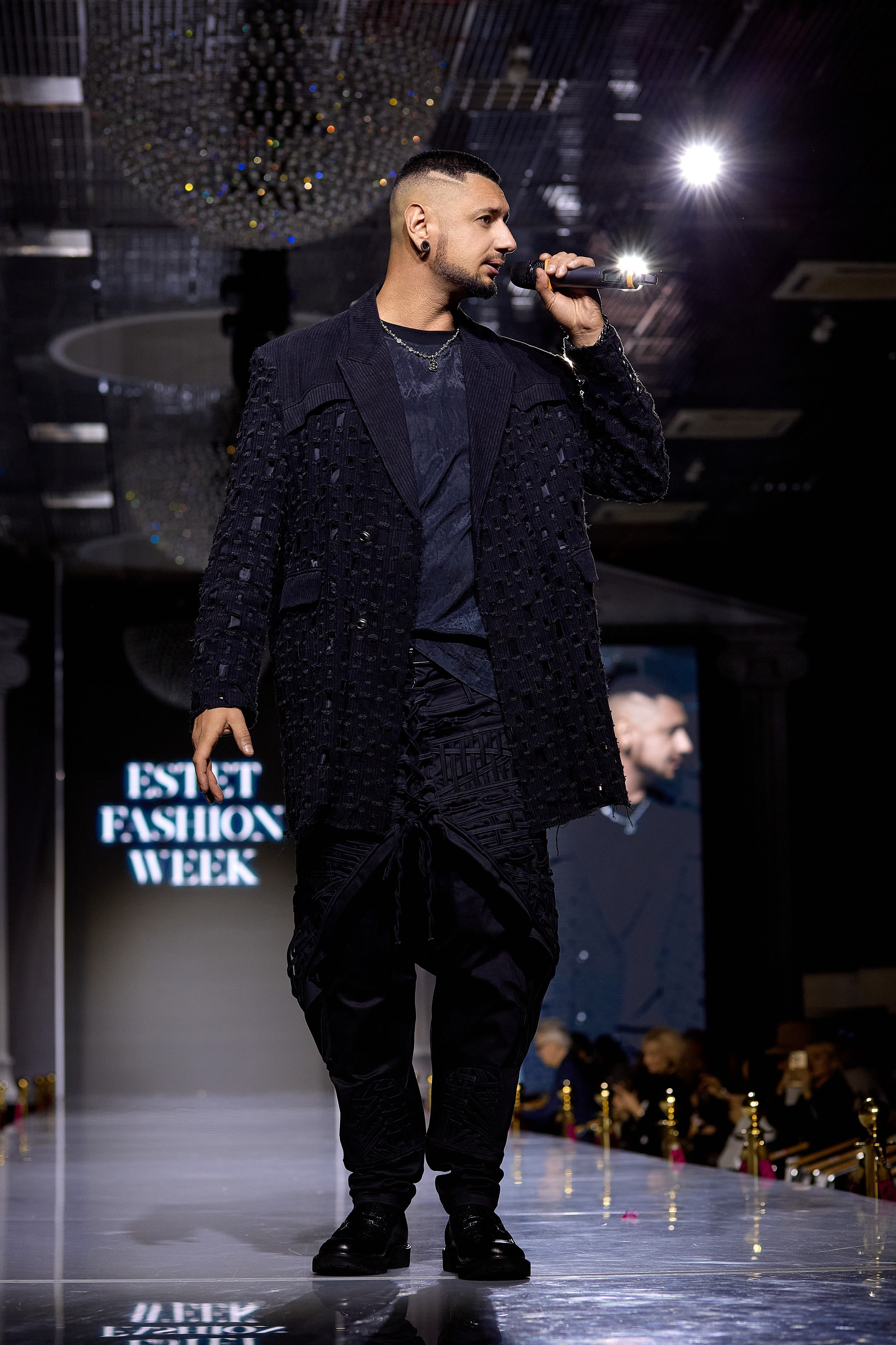 Показ в стиле Victoria's Secret | Ювелирная неделя моды «Эстет»