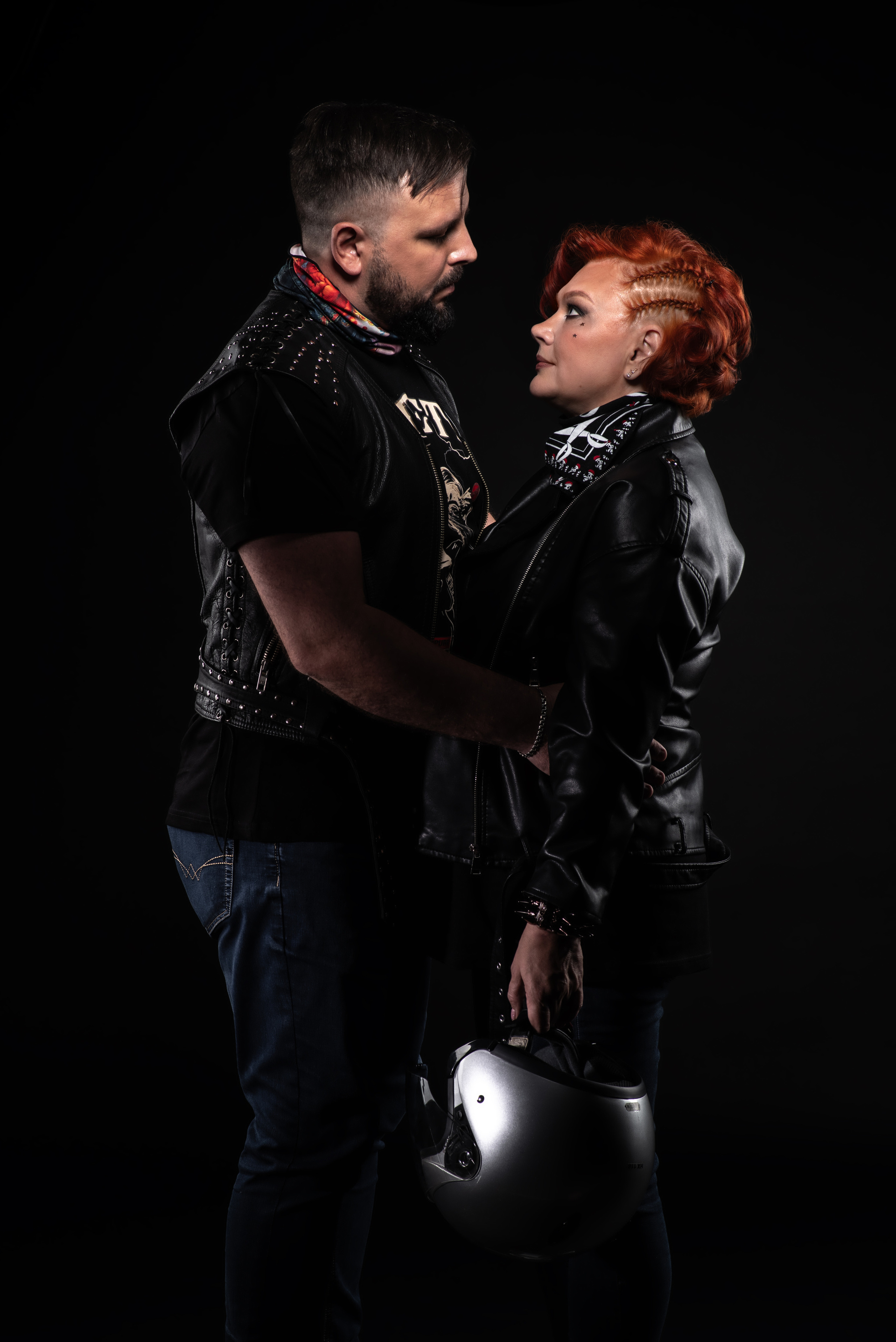 Съёмка  love story в студии красивой пары