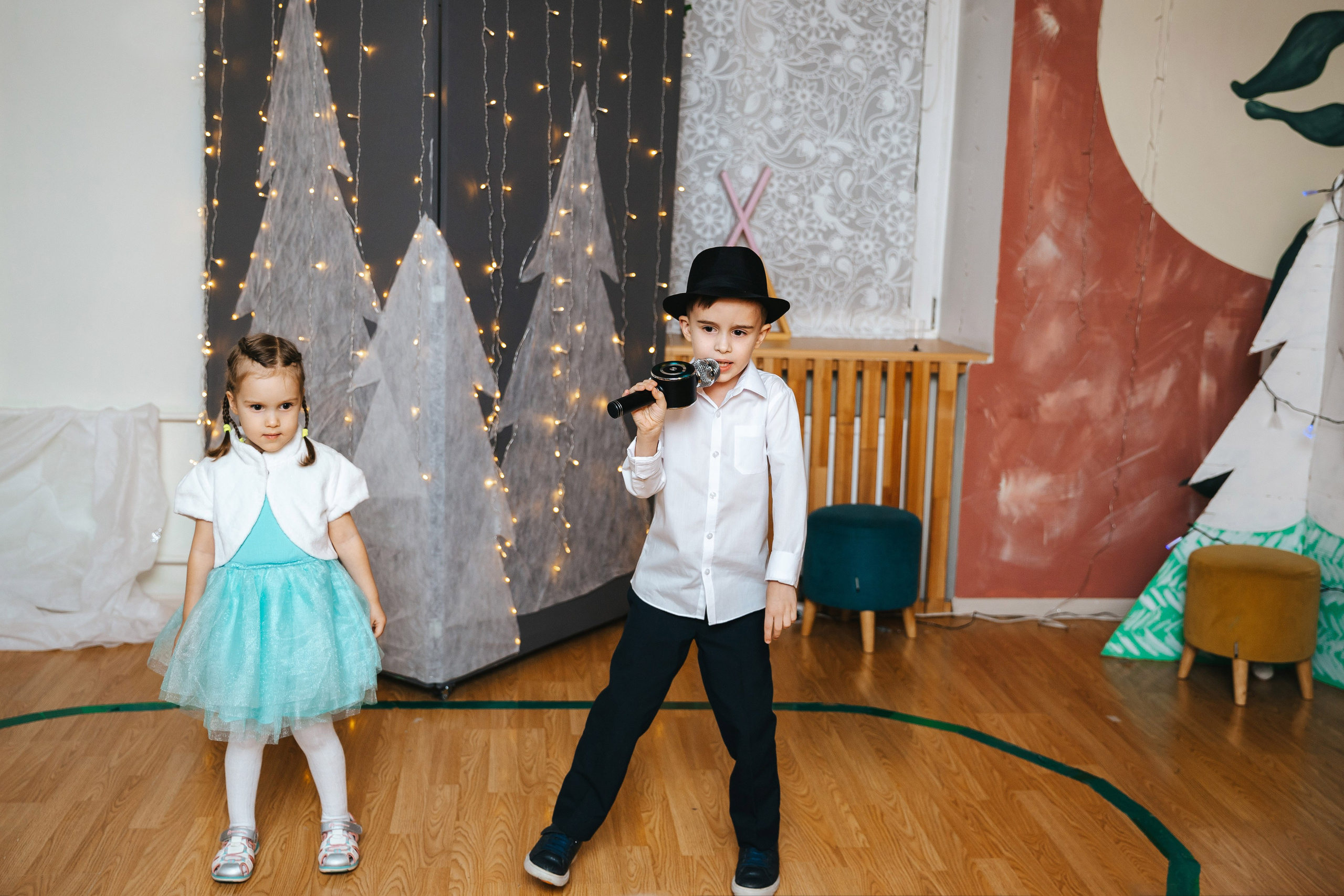 Новогодний утренник в Монтессори-садике. Семейный lifestyle фотограф в Санкт-Петербурге Людмила Пахомова