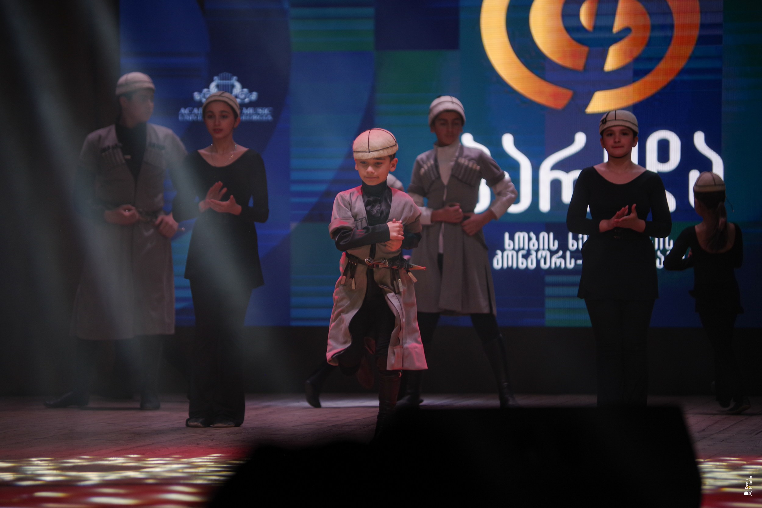 Танцы в Хоби. Портретный фотограф Денис Милютин