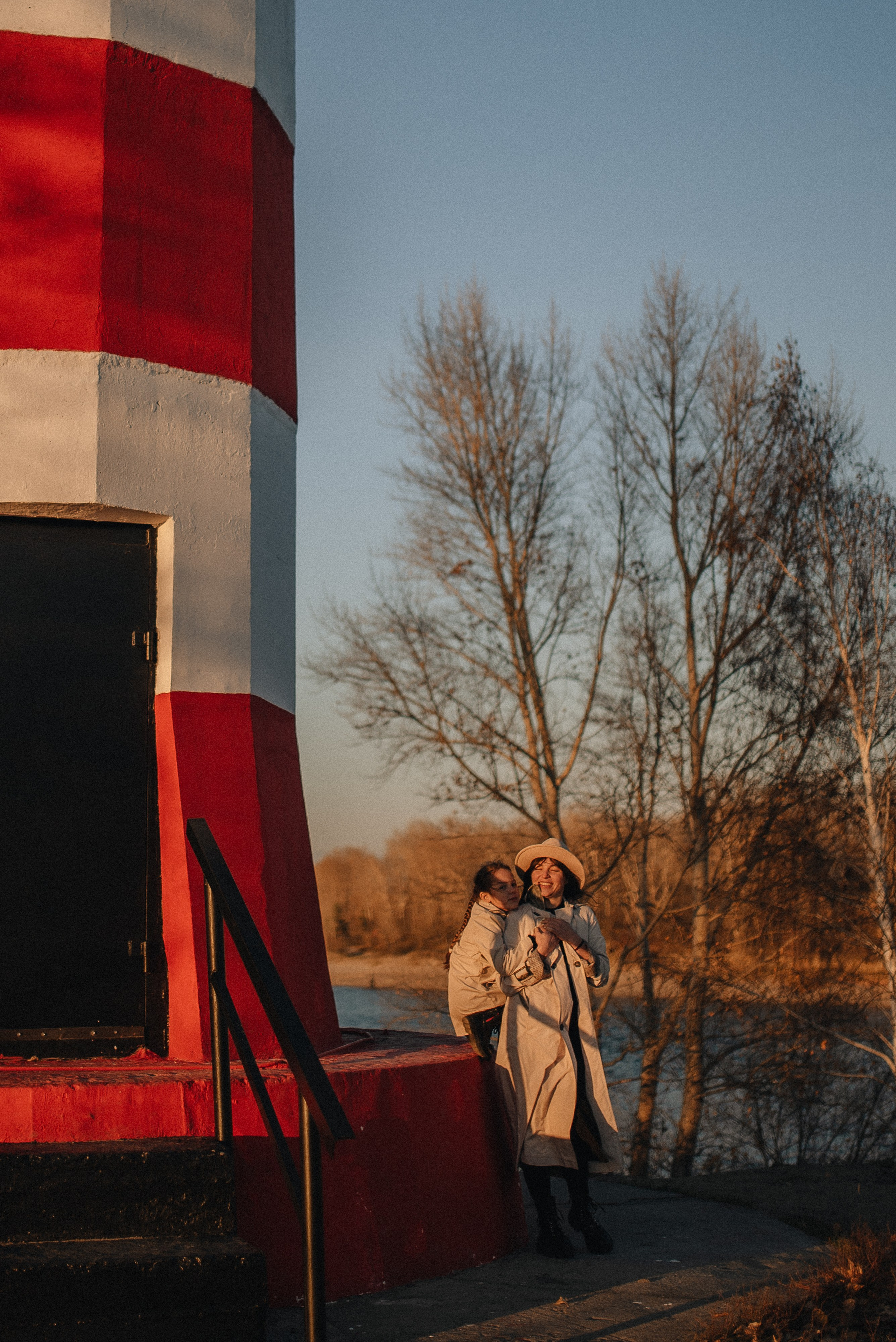 Катя и Варя (маяк). Семейная фотосессия в Новосибирске от фотографа Ольги Коваль