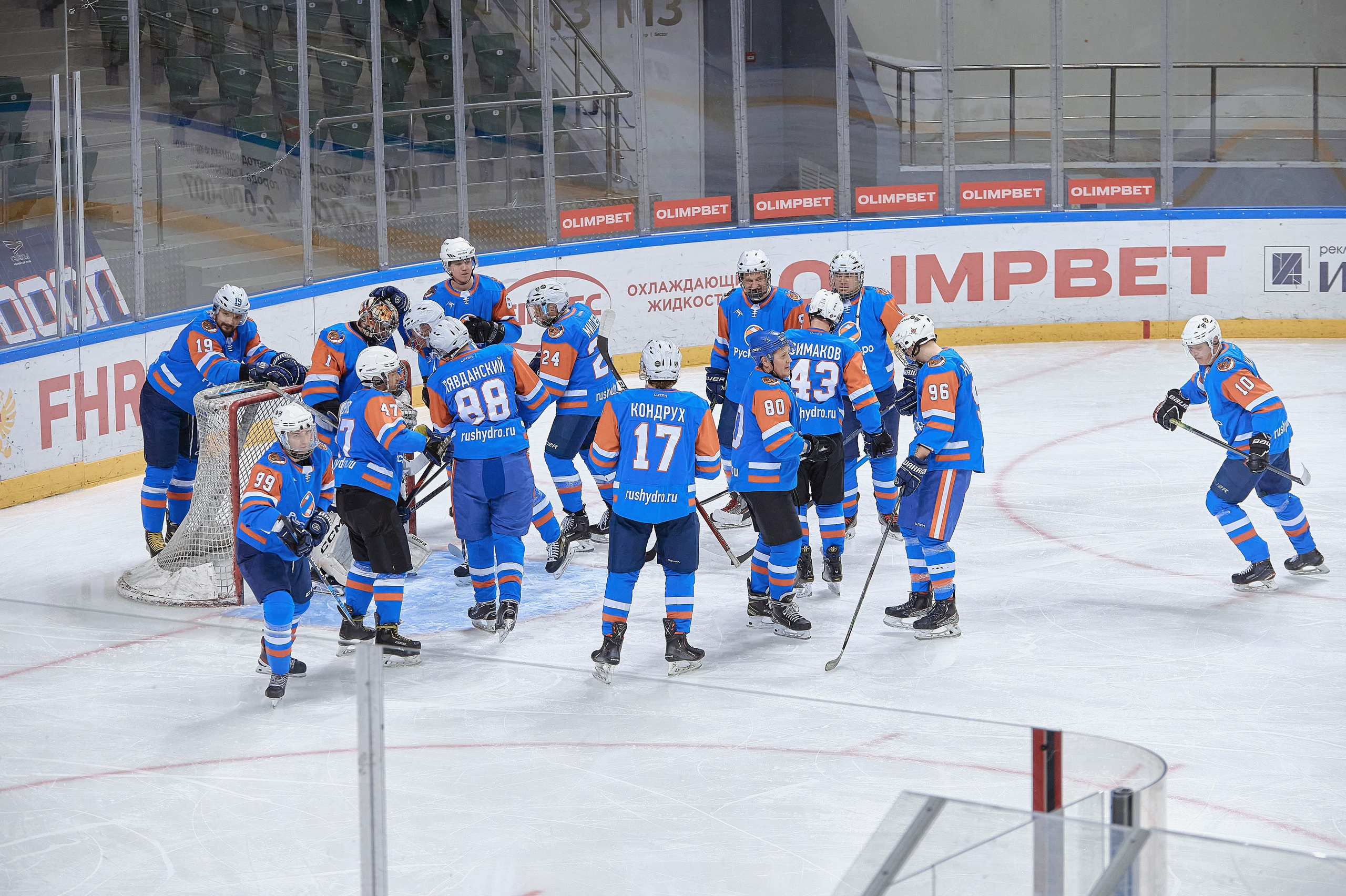 Платинум Арена — Хоккей — РусГидро. Фотограф Яковлев Роман — Красноярск