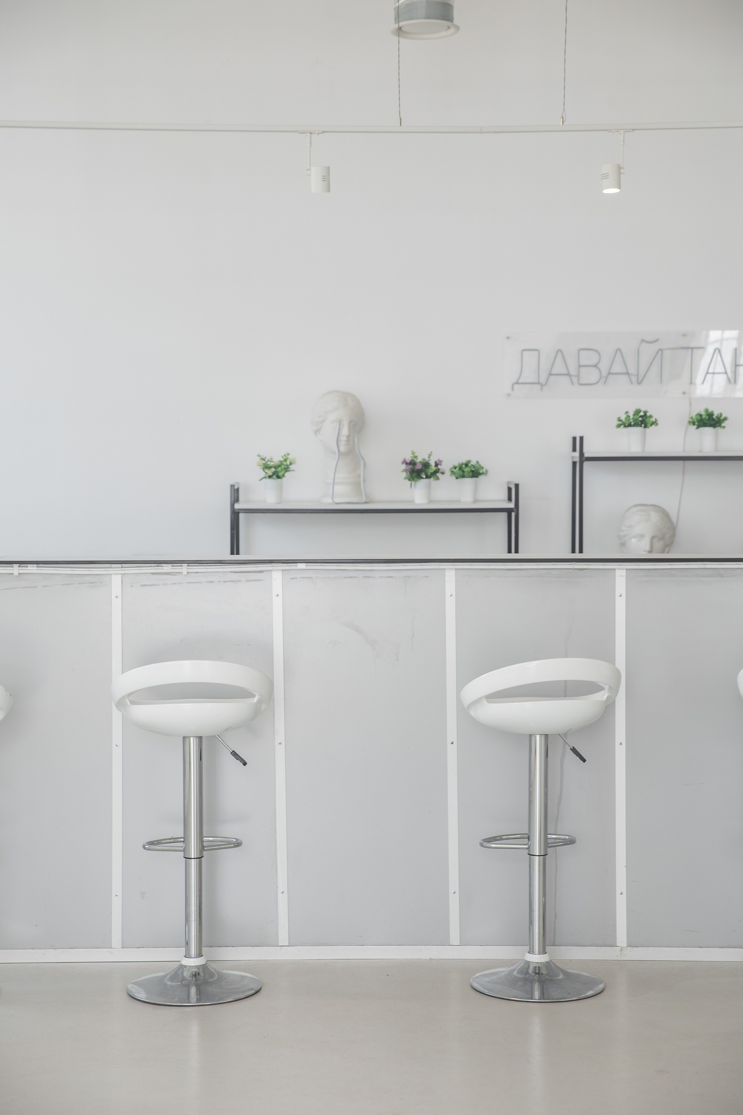 Mr. White (лето). Аренда лофта в СПб для мероприятий