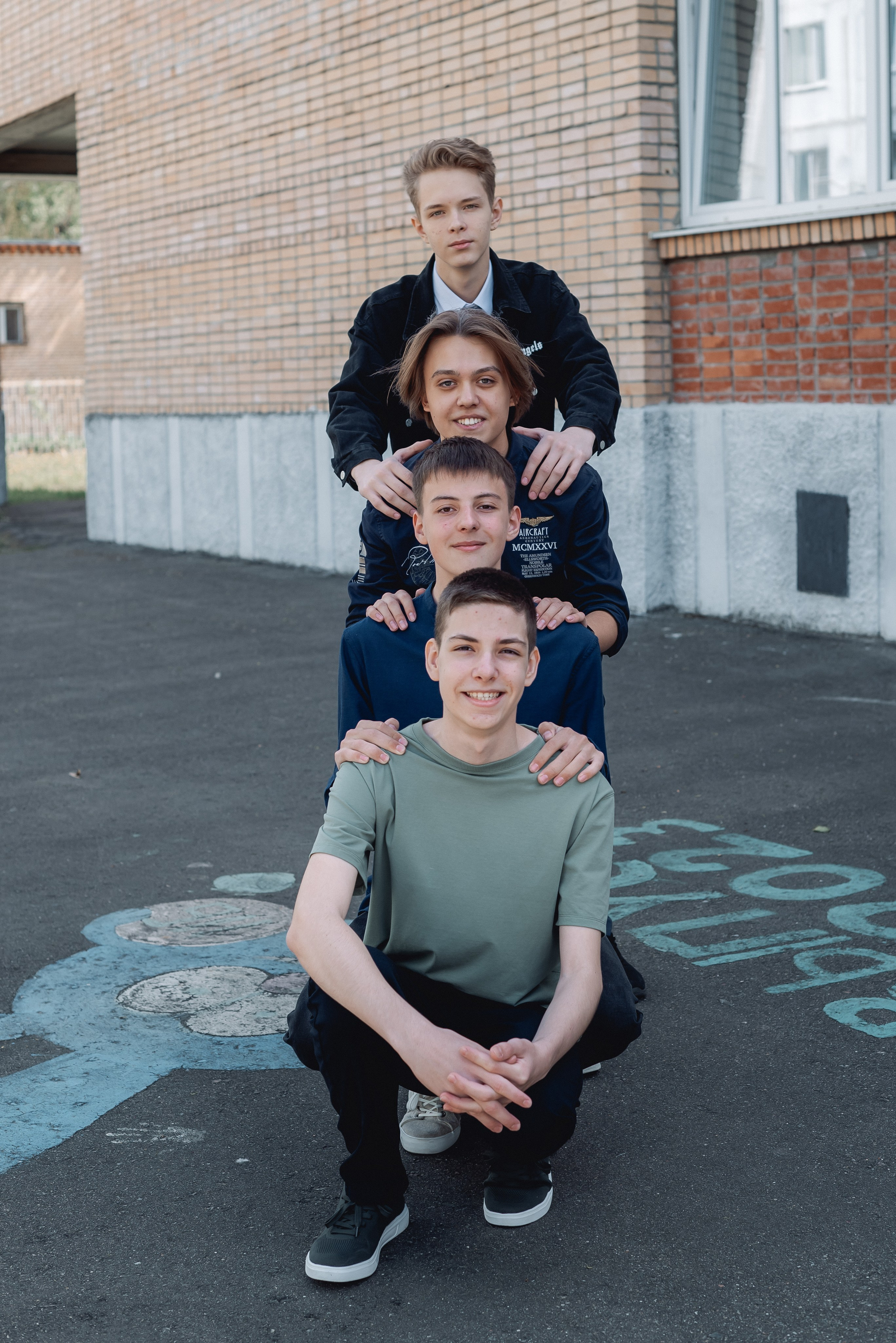 9,11 класс улица. Выпускной альбом Чехов, Подольск, Москва