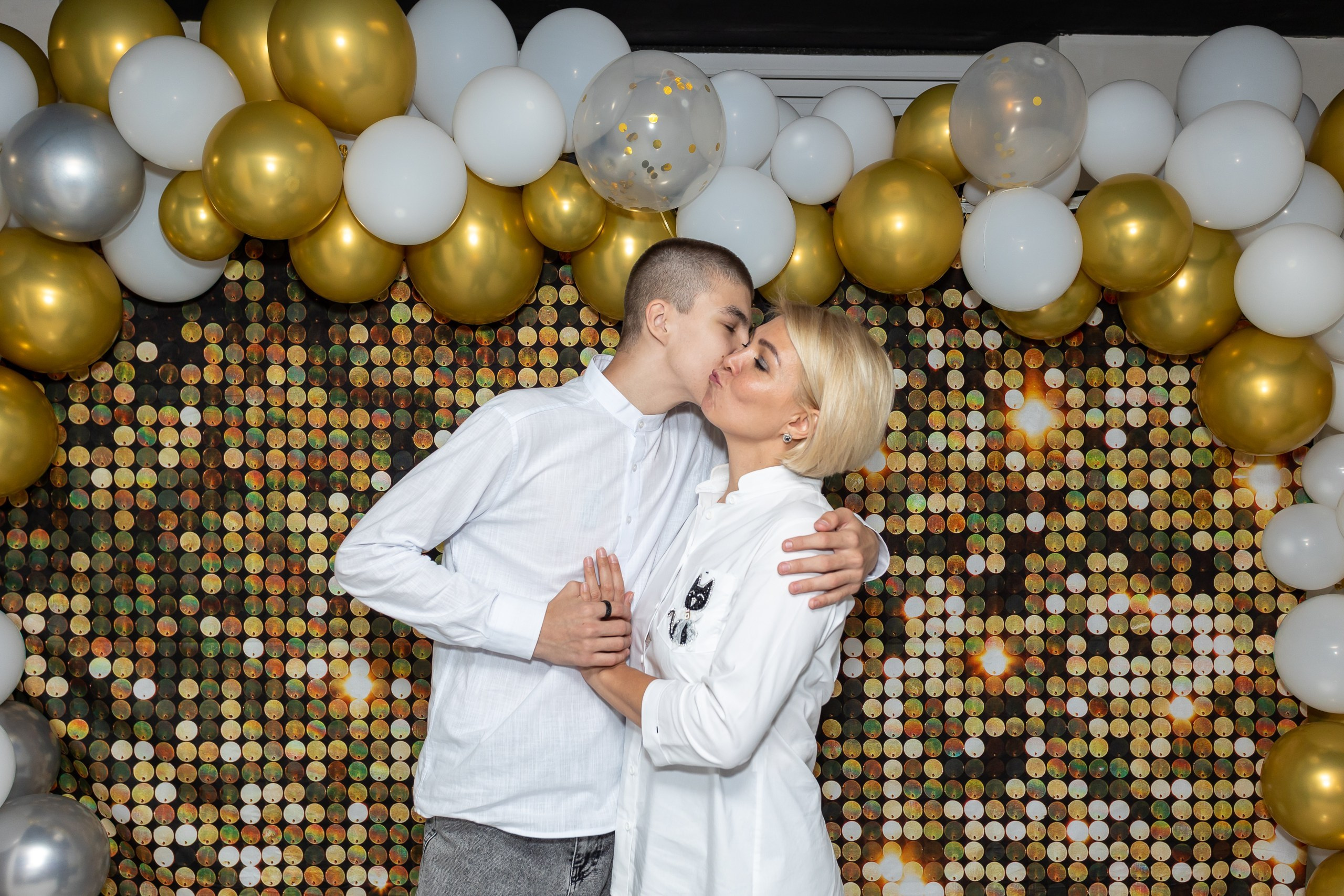 Вручение аттестата и выпускной вечер. Выпускные альбомы Майкоп, Краснодар Елена Золотарева