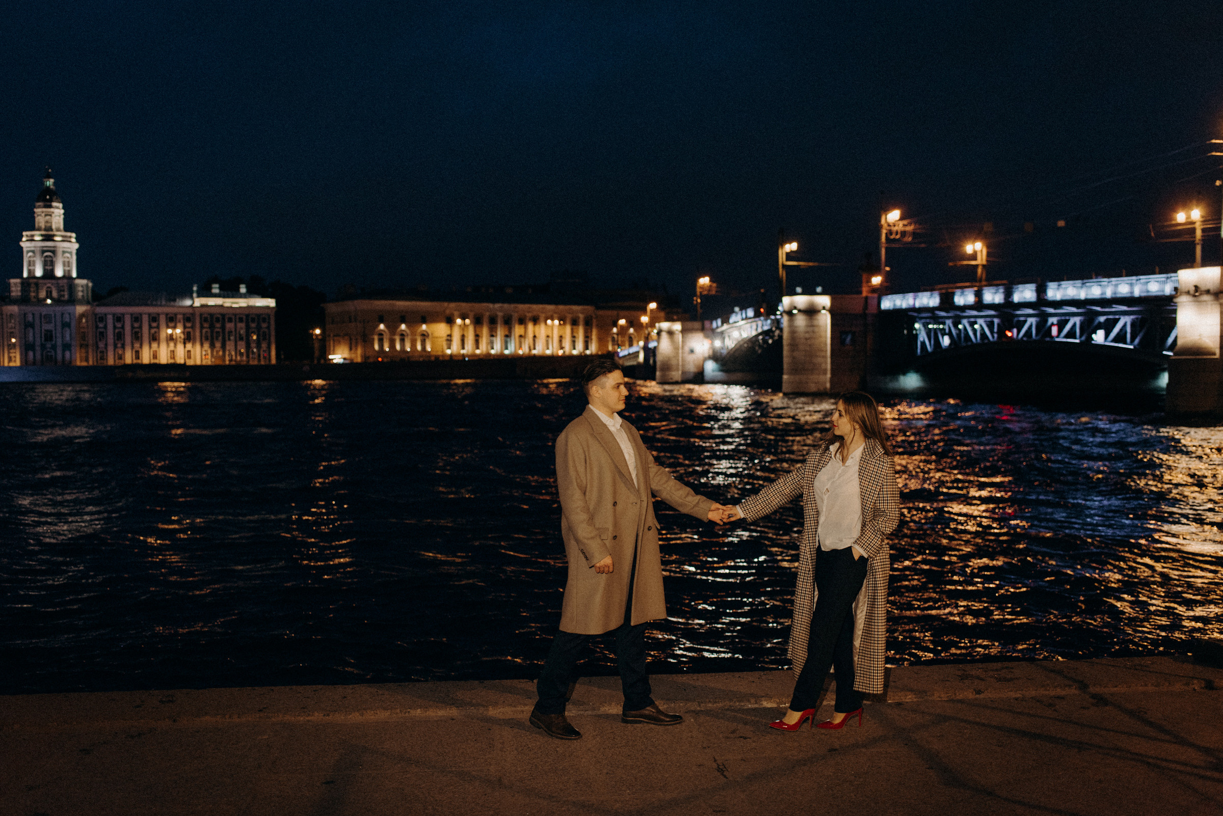 ночная лавстори в центре Питера, фотосессия ночью