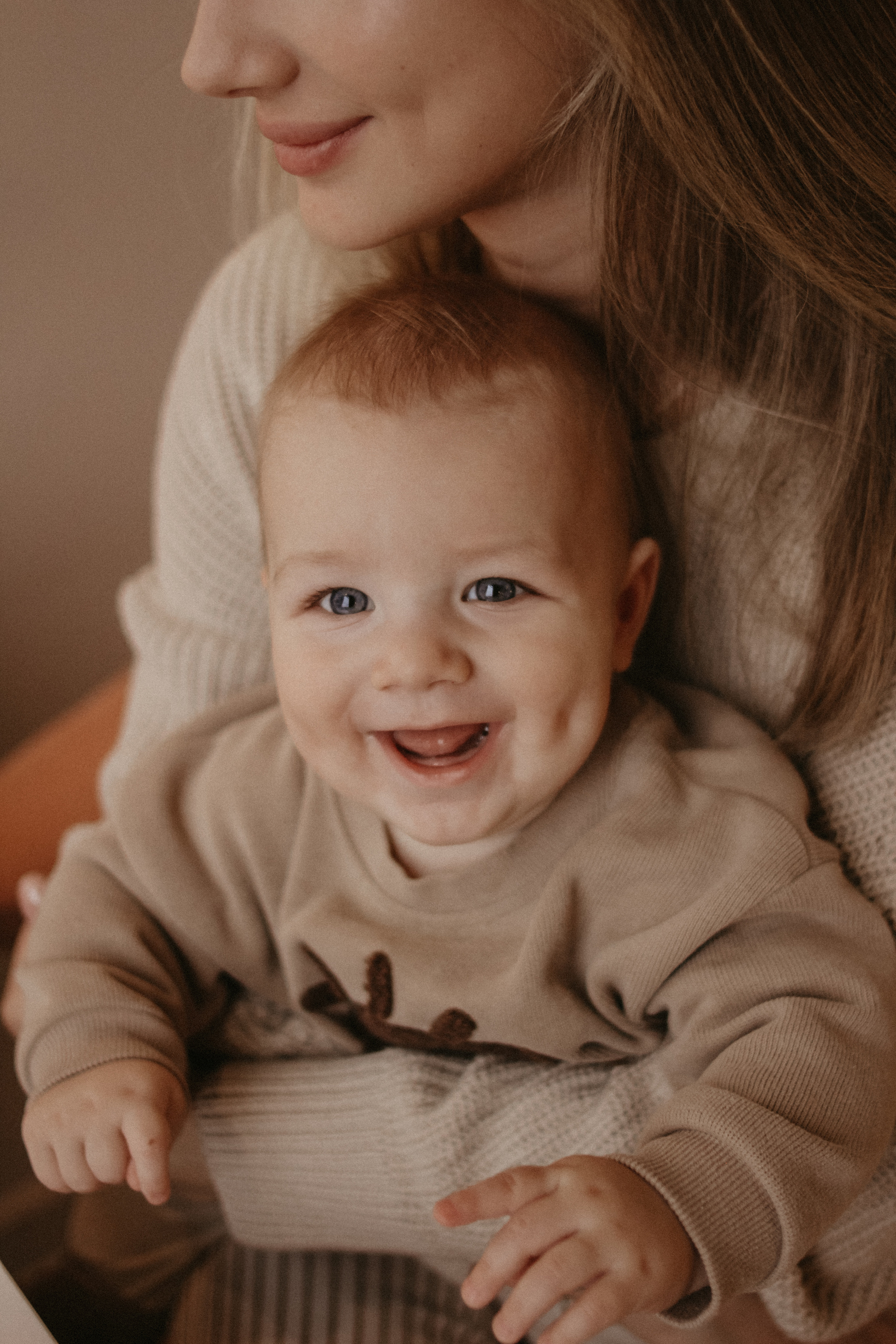 Алёна и Марк в кафе. Семейный фотограф Юлия Клишина