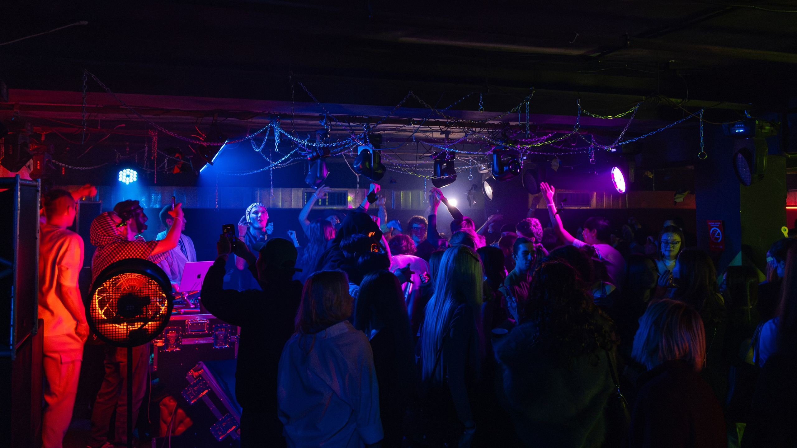 ВЫШКА WAVE — HALLOWEEN. Портретный фотограф в Алматы