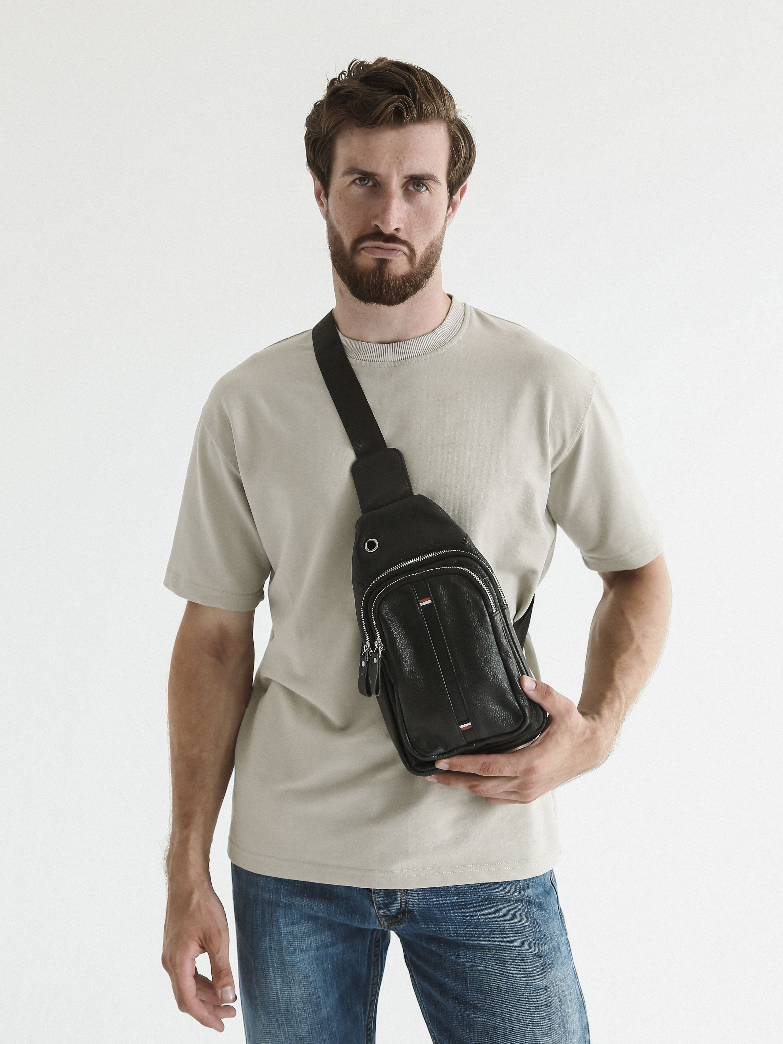 Коммерческая фотосессия мужских сумок для маркетплейсов и социальных сетей. Fashion фотограф в Санкт-Петербурге Савинова Ирина